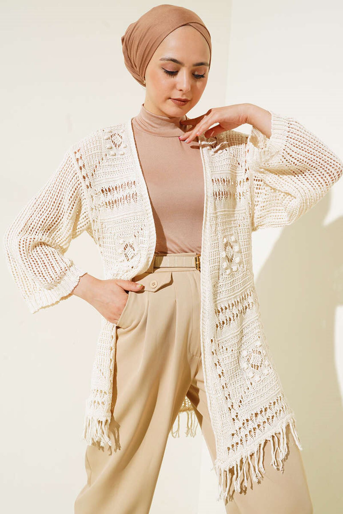 Low Shoulder Knitwear Cardigan With Tassels At The Hem – Brand: Maxi Modena – Women & Kids, Baby Clothes Wholesale – TheBS Women