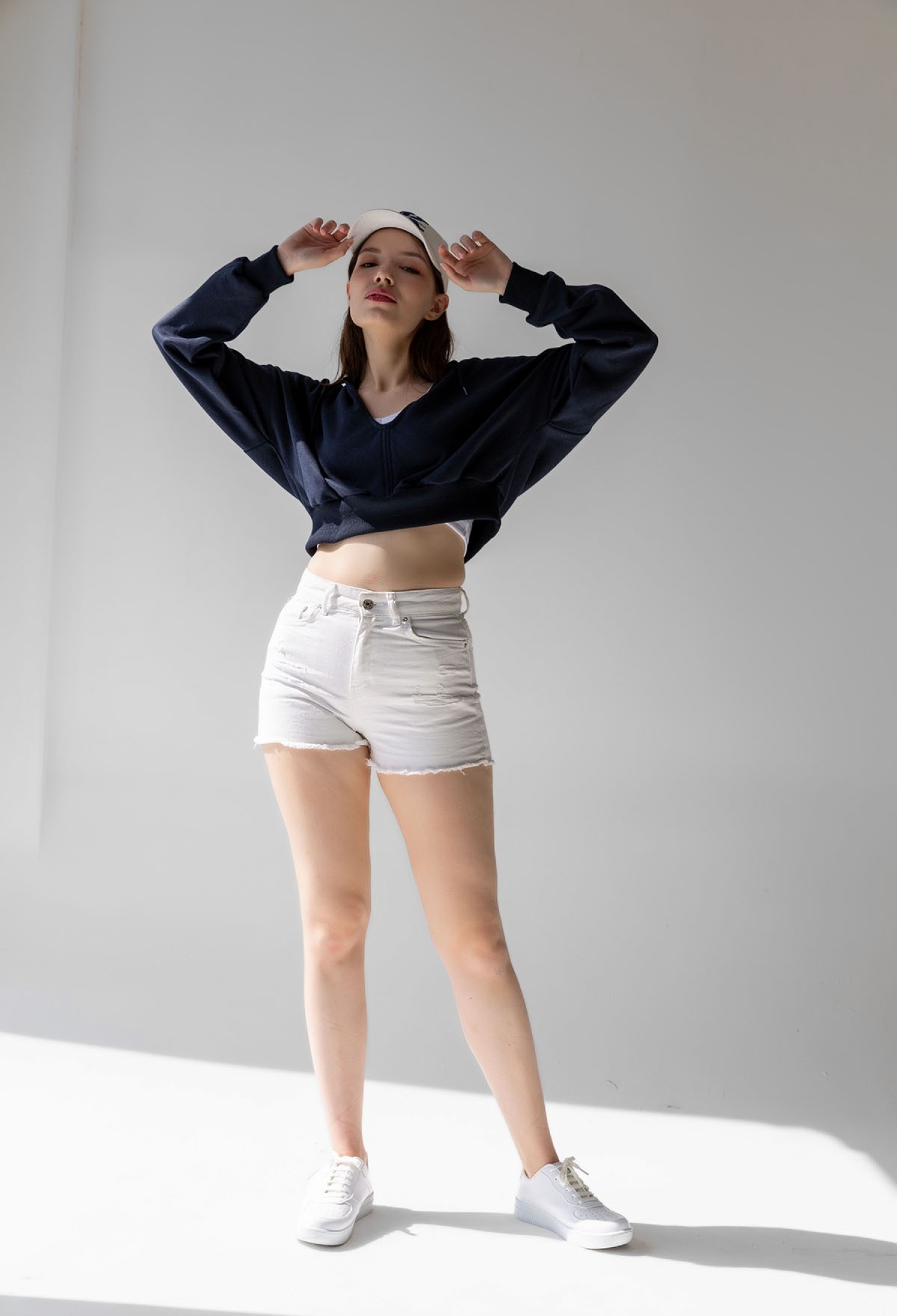 Hooded V-Neck Crop Thick Inside Fleece Knitted Sweatshirt - Brand: la & vetta - Women & Kids, Baby Clothes Wholesale - TheBS Women