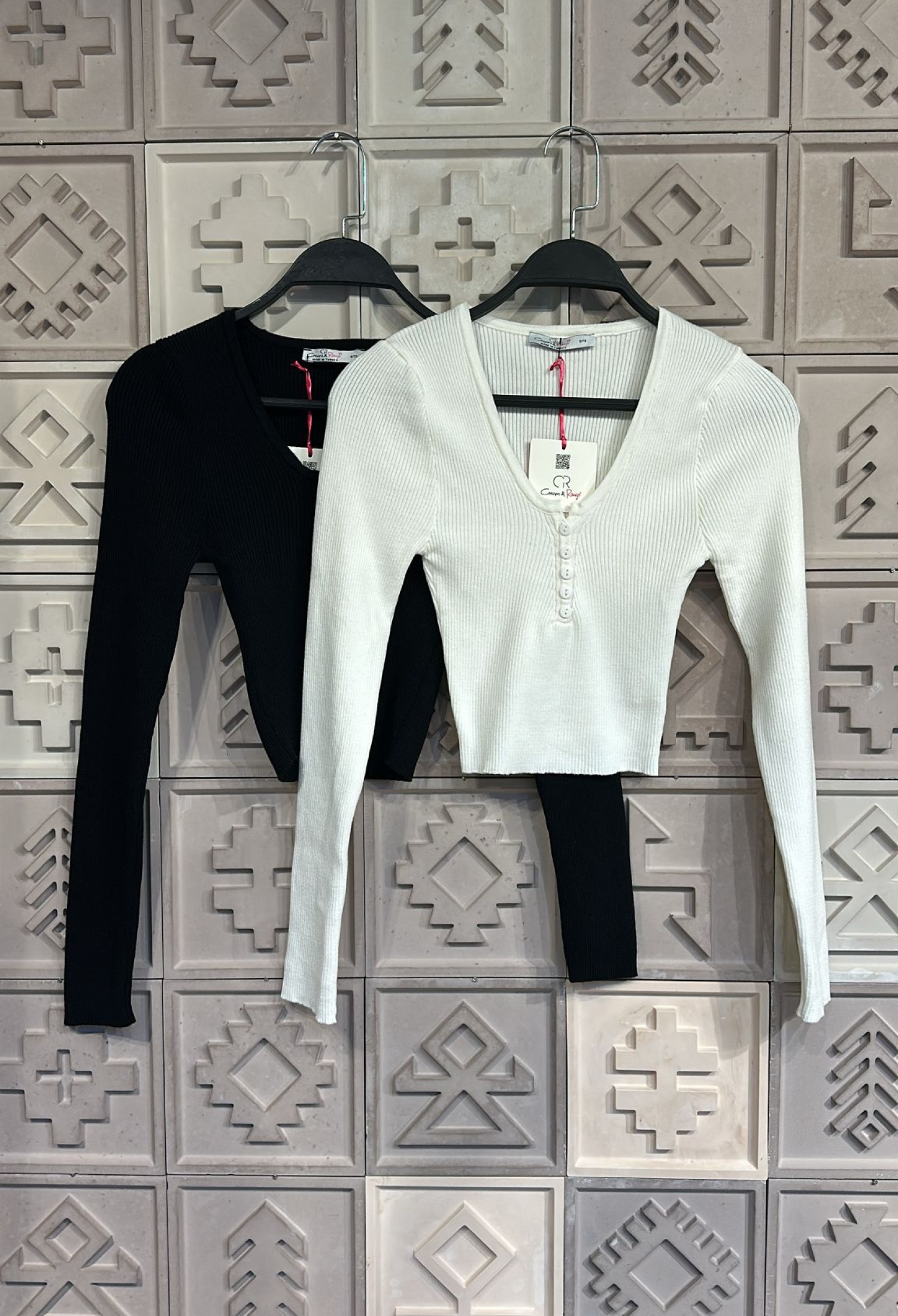 Knitwear Crop Buttoned - Brand: Cream Rouge - Women & Kids, Baby Clothes Wholesale - TheBS Women