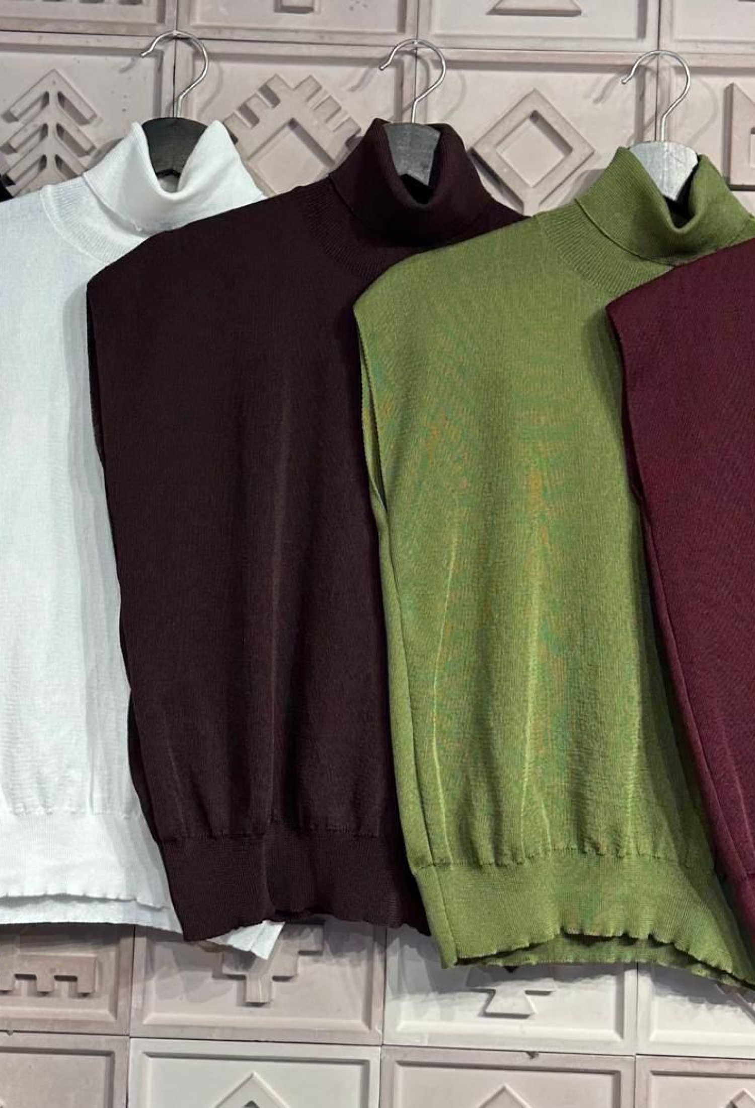 Sleeveless Turtleneck Sweater - Brand: Cream Rouge - Women & Kids, Baby Clothes Wholesale - TheBS Women