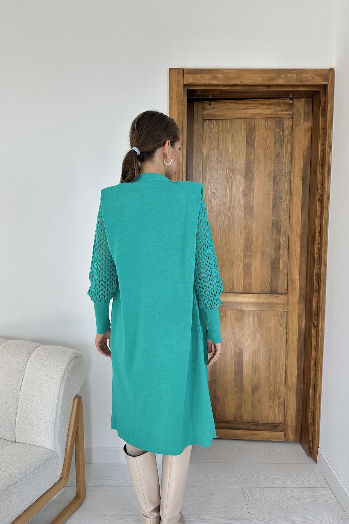 Knitted Cardigan With Braided Sleeves – Brand: Elisa – Women & Kids, Baby Clothes Wholesale – TheBS Women