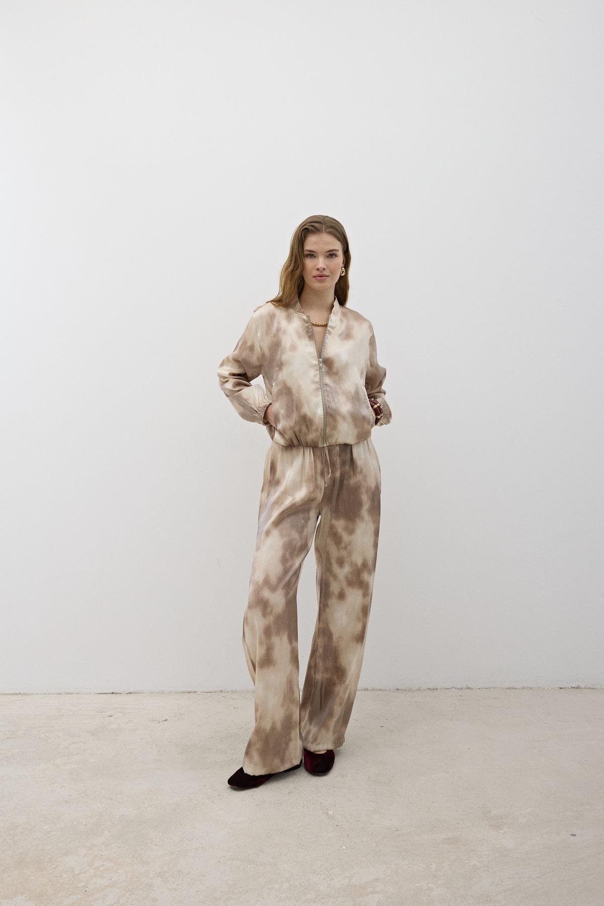 Satin JacketWith Front Zipper - Brand: Levure - Women & Kids, Baby Clothes Wholesale - TheBS Women Satin JacketWith Front Zipper - Brand: Levure - Women & Kids, Baby Clothes Wholesale - TheBS Women