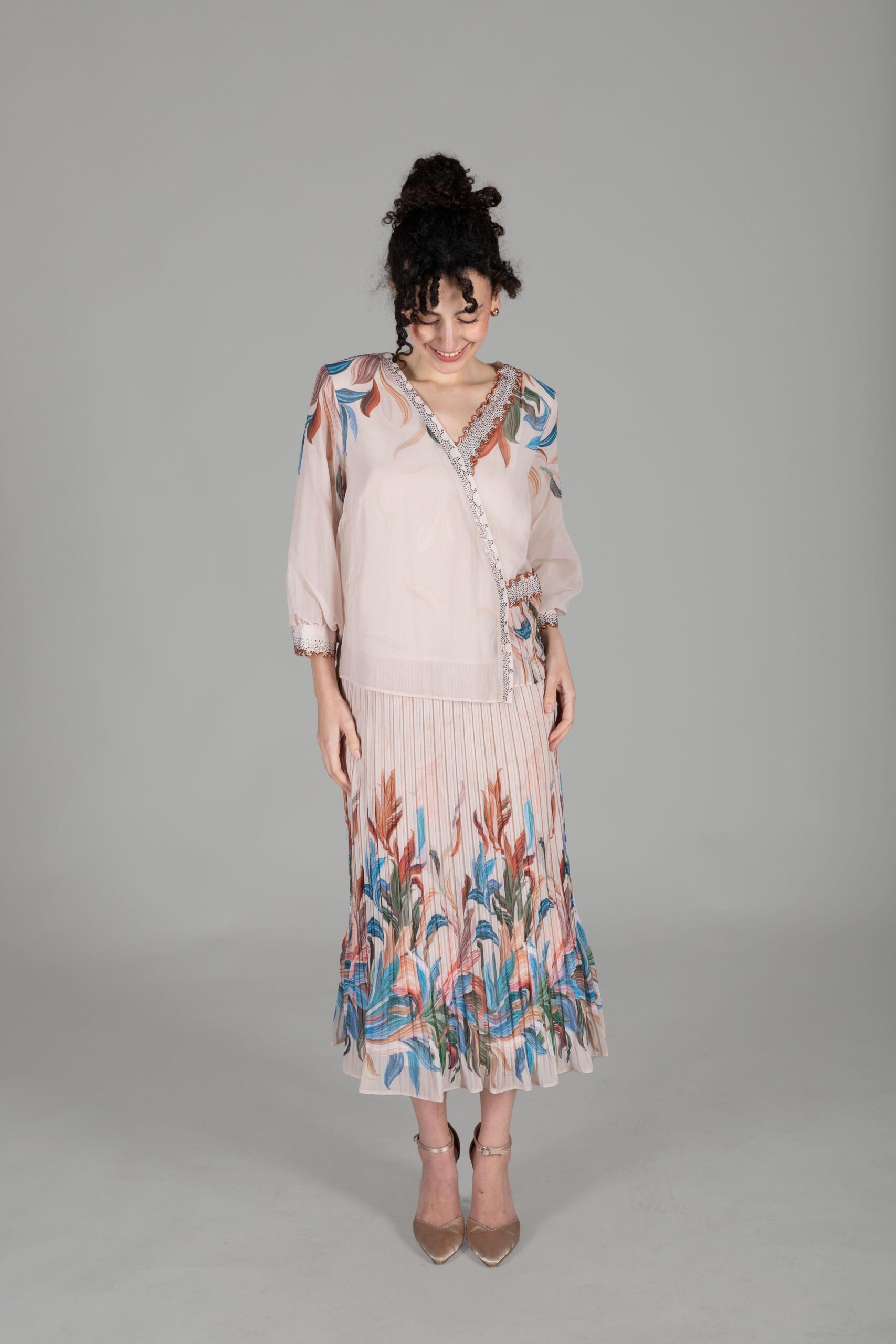 V Neck Mars Empirme Dress – Brand: GUMANIZE – Women & Kids, Baby Clothes Wholesale – TheBS Women