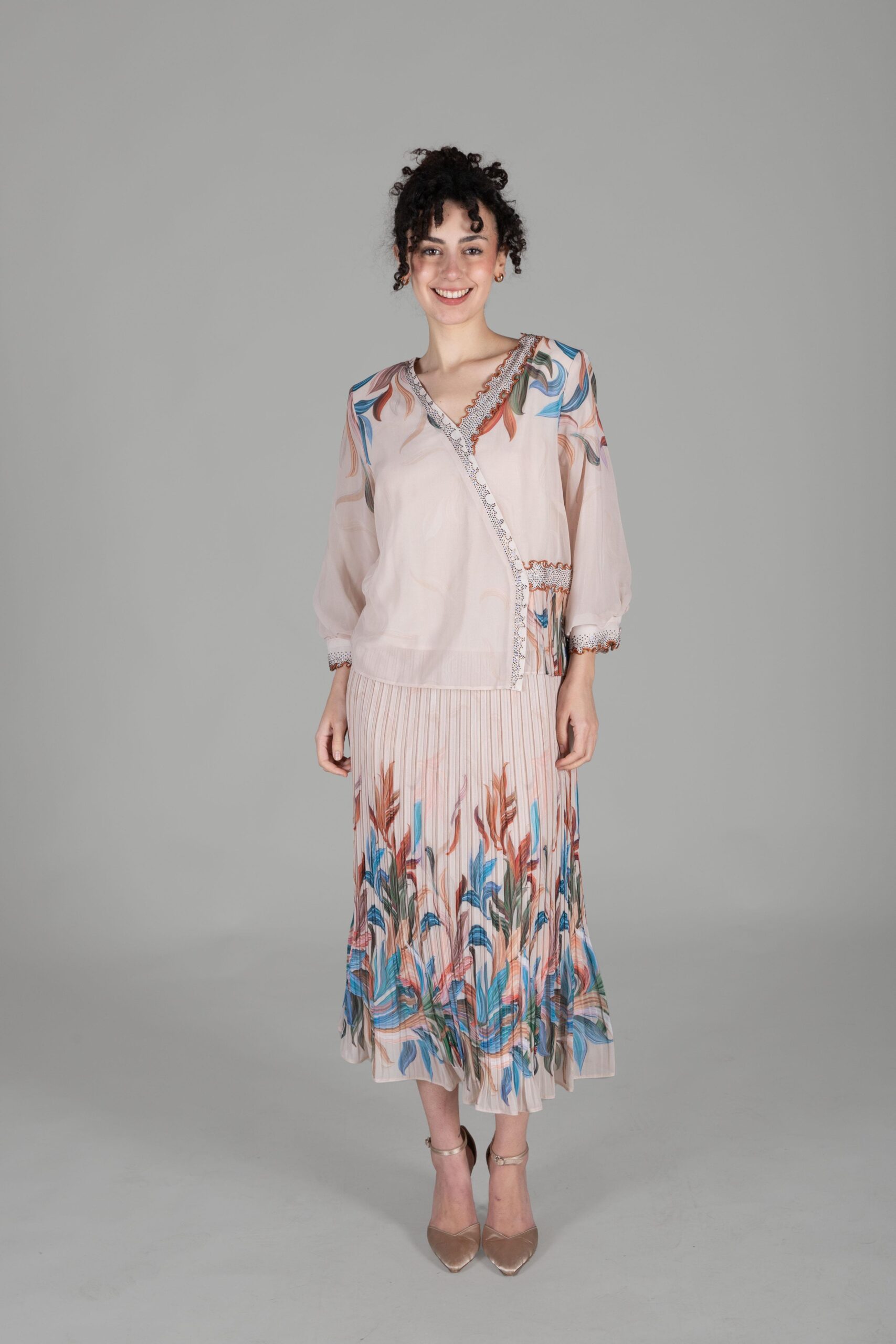 V Neck Mars Empirme Dress – Brand: GUMANIZE – Women & Kids, Baby Clothes Wholesale – TheBS Women