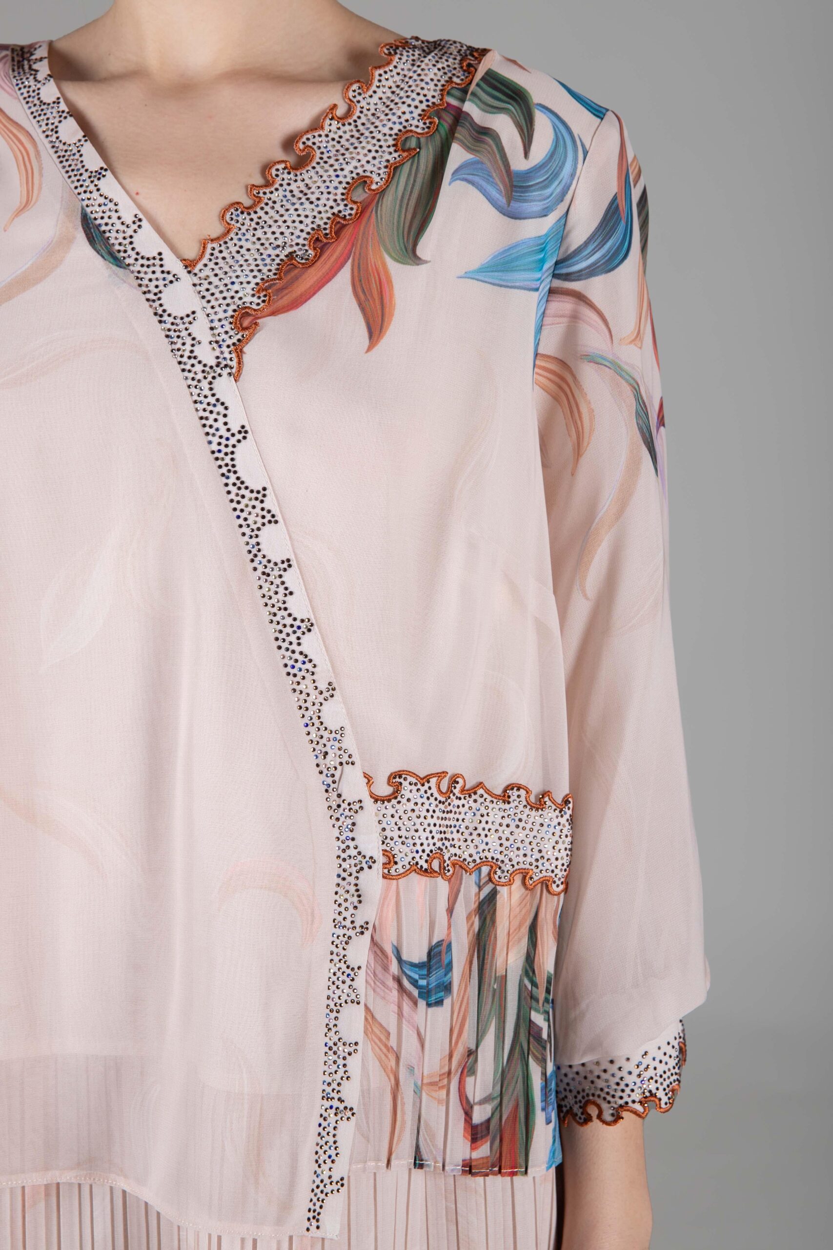 V Neck Mars Empirme Dress – Brand: GUMANIZE – Women & Kids, Baby Clothes Wholesale – TheBS Women