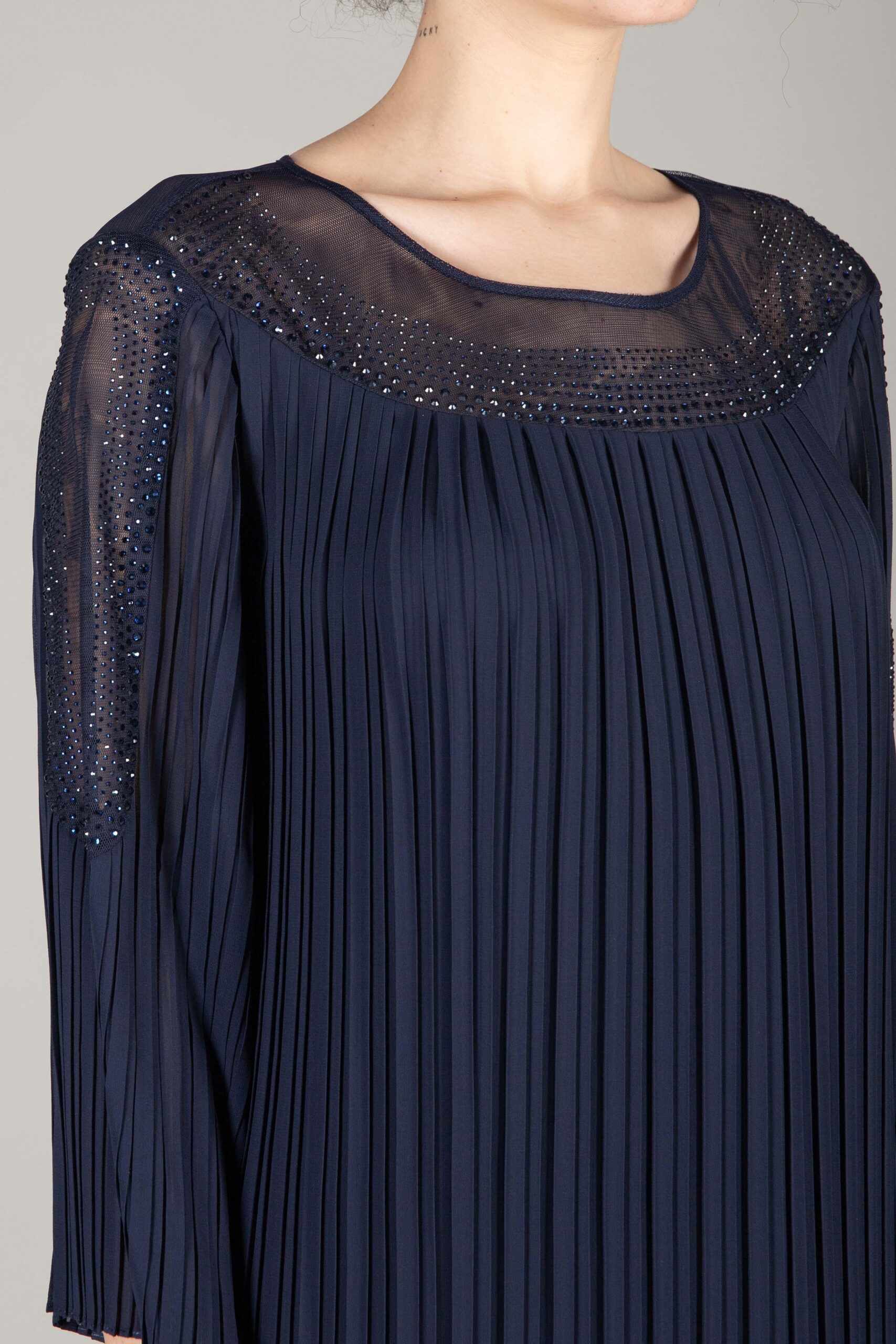 Oval Collar Stone Pleated Dress – Brand: GUMANIZE – Women & Kids, Baby Clothes Wholesale – TheBS Women