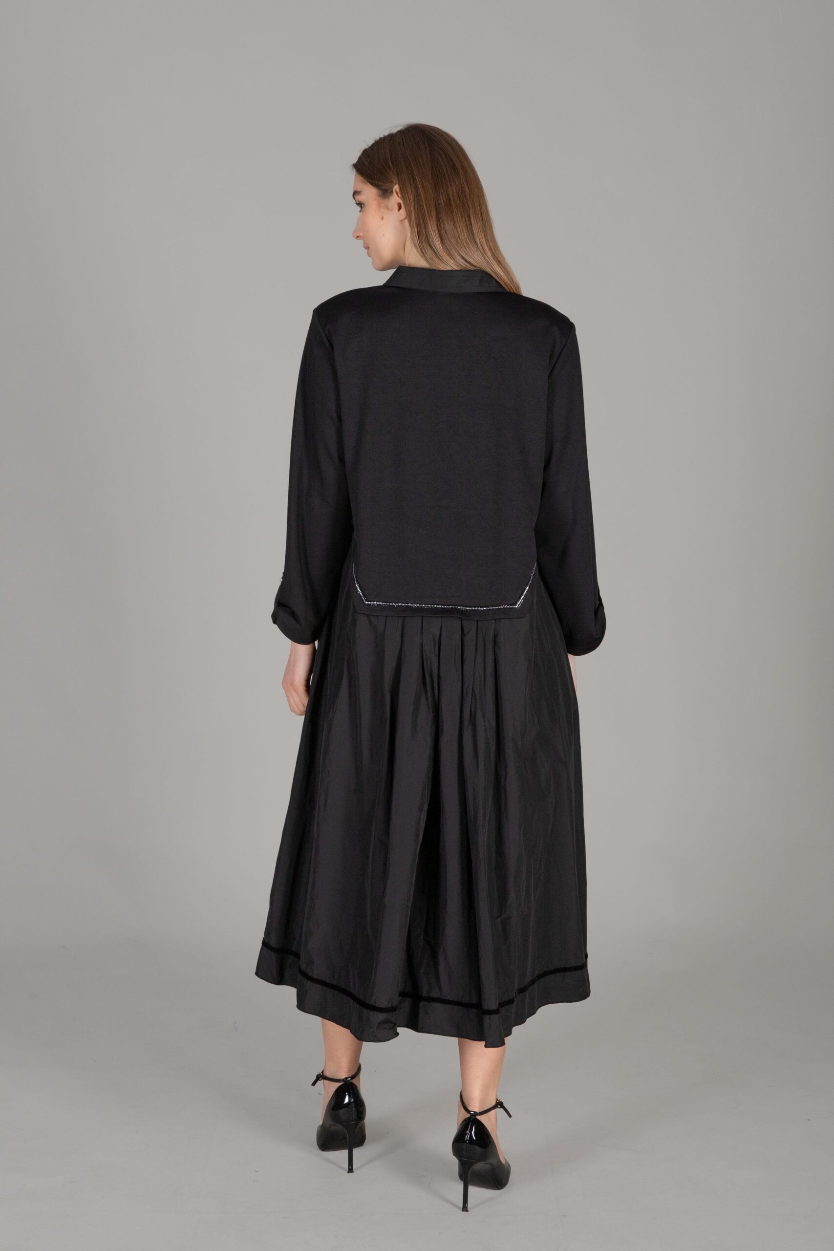 Round Neck Tatya Dress – Black – Brand: GUMANIZE – Women & Kids, Baby Clothes Wholesale – TheBS Women