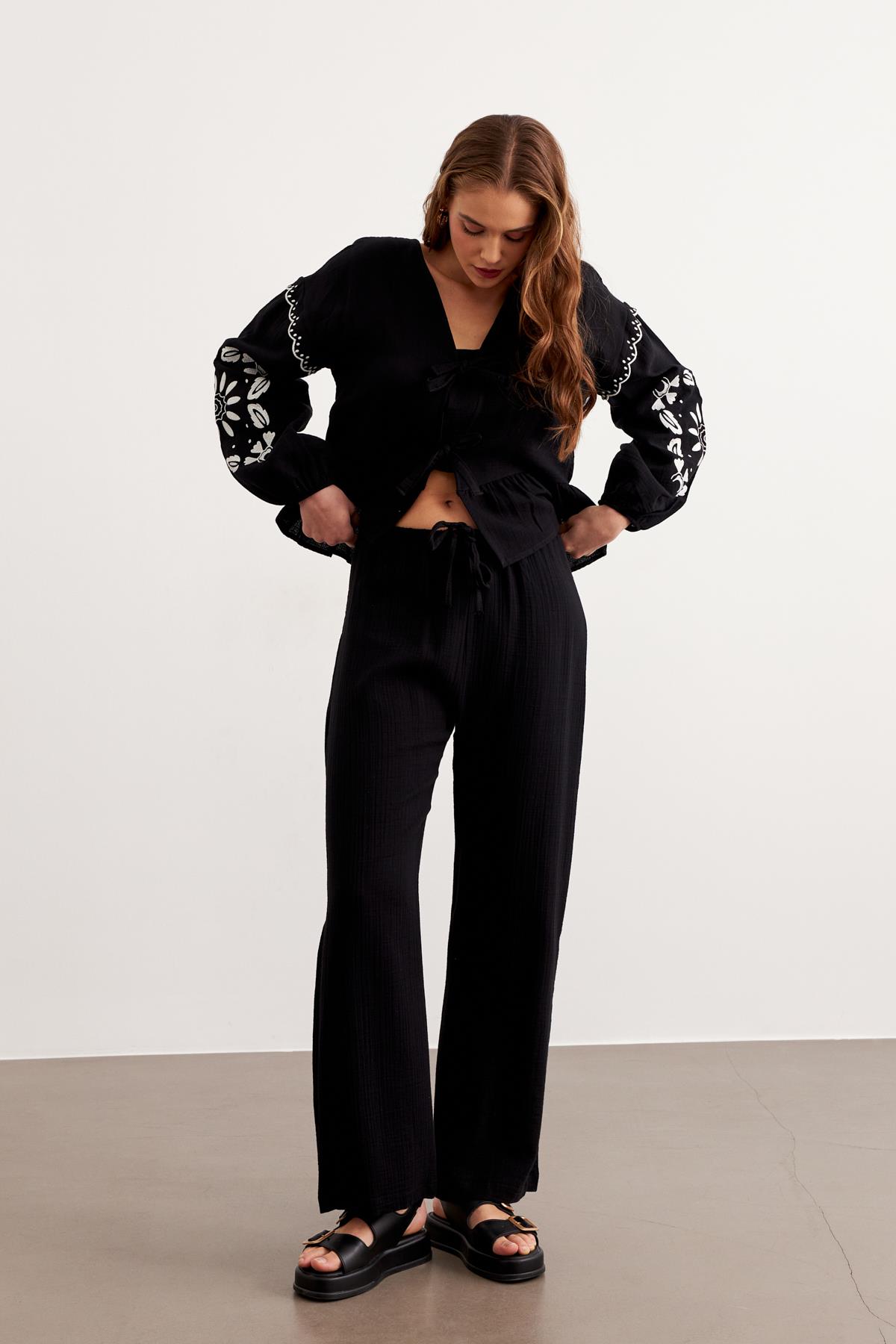 Elastic Waist Mueslin Pants - Brand: Levure - Women & Kids, Baby Clothes Wholesale - TheBS Women Elastic Waist Mueslin Pants - Brand: Levure - Women & Kids, Baby Clothes Wholesale - TheBS Women