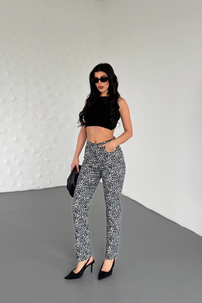 Mom Fit Jeans - Brand: XLove - Women & Kids, Baby Clothes Wholesale - TheBS Women Mom Fit Jeans - Brand: XLove - Women & Kids, Baby Clothes Wholesale - TheBS Women