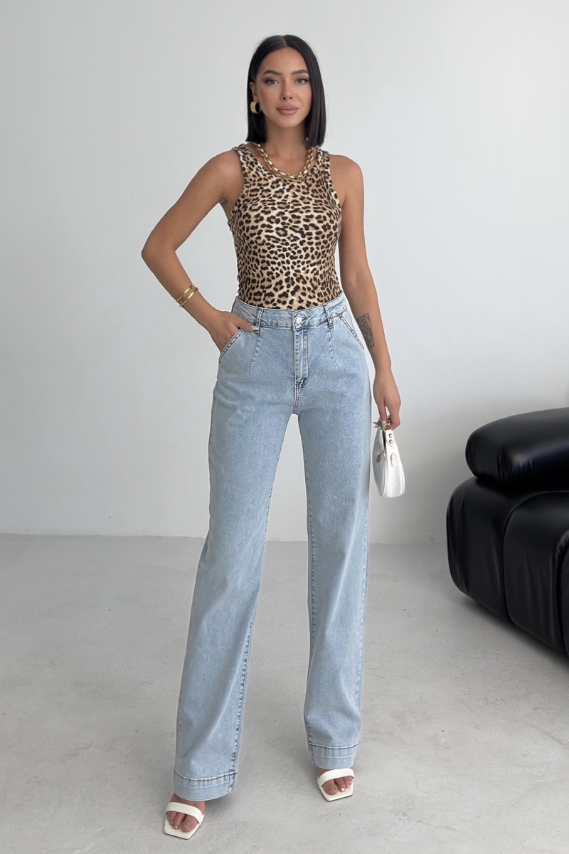 Mom Jeans High Waist Straight Leg - Brand: XLove - Women & Kids, Baby Clothes Wholesale - TheBS Women Mom Jeans High Waist Straight Leg - Brand: XLove - Women & Kids, Baby Clothes Wholesale - TheBS Women