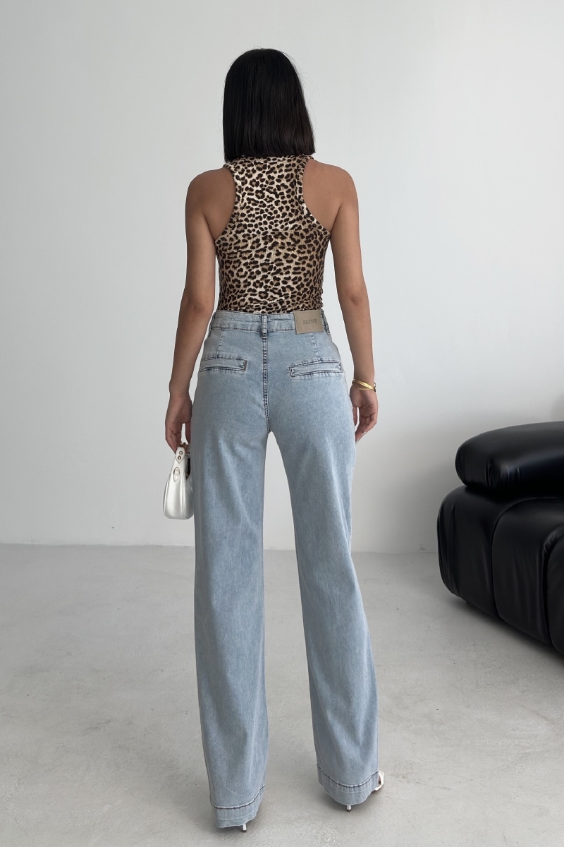 Mom Jeans High Waist Straight Leg - Brand: XLove - Women & Kids, Baby Clothes Wholesale - TheBS Women Mom Jeans High Waist Straight Leg - Brand: XLove - Women & Kids, Baby Clothes Wholesale - TheBS Women