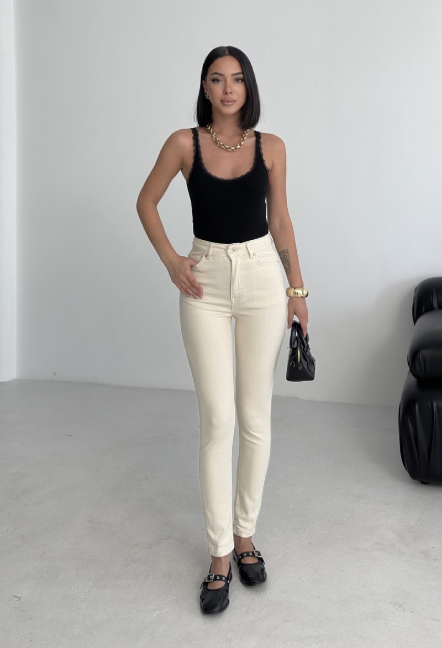 Beige Mom Jeans With High Waist Skinny Leg - Brand: XLove - Women & Kids, Baby Clothes Wholesale - TheBS Women