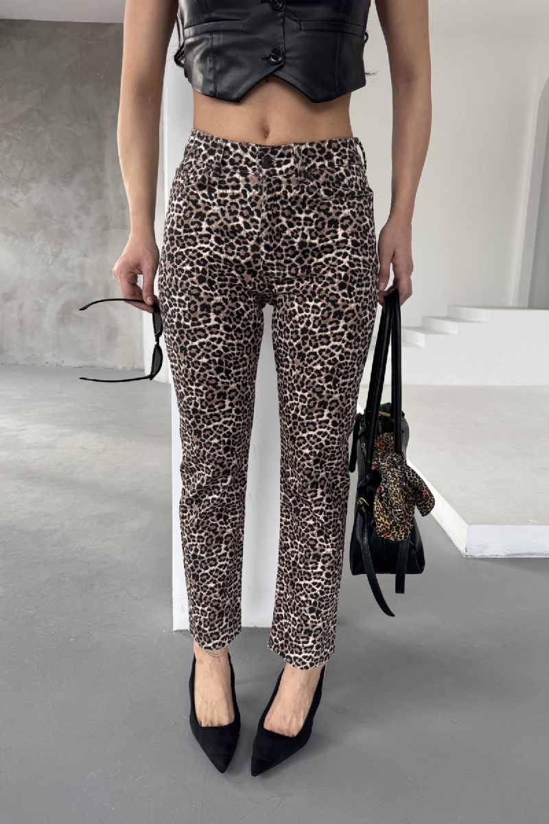 Mom Fit Jeans - Brand: XLove - Women & Kids, Baby Clothes Wholesale - TheBS Women Mom Fit Jeans - Brand: XLove - Women & Kids, Baby Clothes Wholesale - TheBS Women