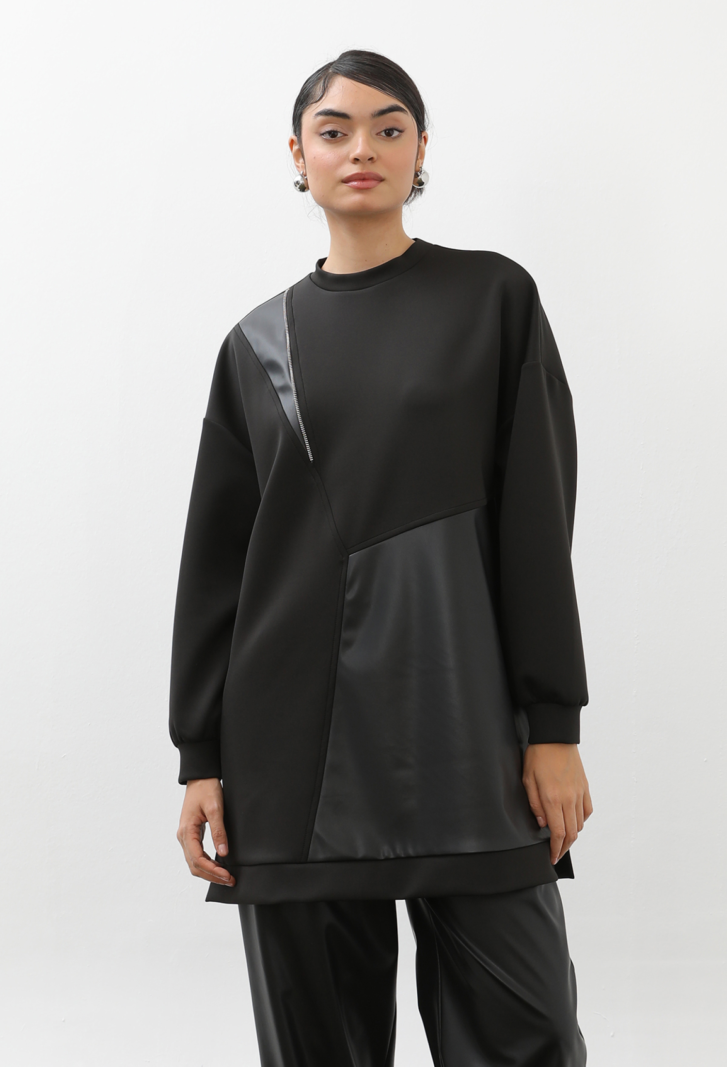 Black Oversized Fit Pull On Tunic With Long Sleeves - Brand: Puane - Women & Kids, Baby Clothes Wholesale - TheBS Women