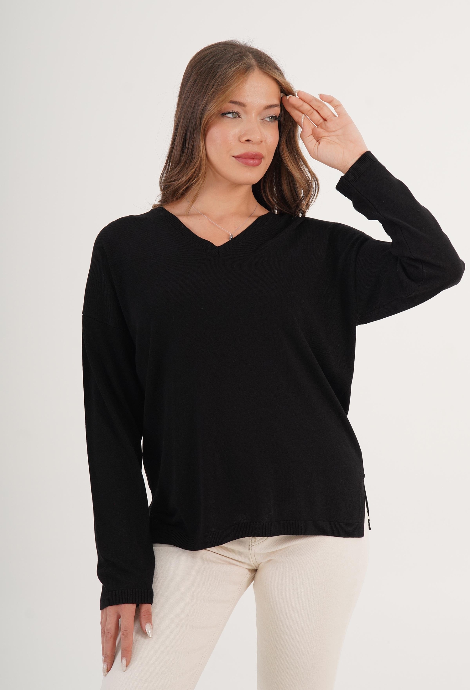 Sweater With V-Neck And Oversized Fit - Brand: Lustrin - Women & Kids, Baby Clothes Wholesale - TheBS Women