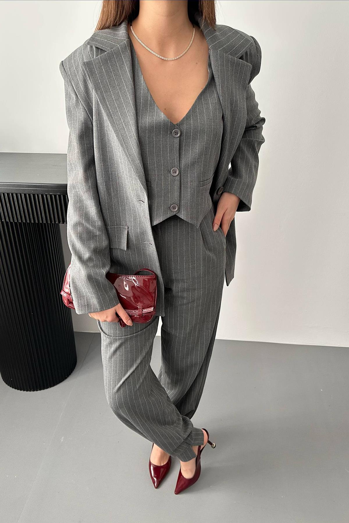 Elegant Striped Set With Balloon Leg Pants - Brand: Elisa - Women & Kids, Baby Clothes Wholesale - TheBS Women Elegant Striped Set With Balloon Leg Pants - Brand: Elisa - Women & Kids, Baby Clothes Wholesale - TheBS Women