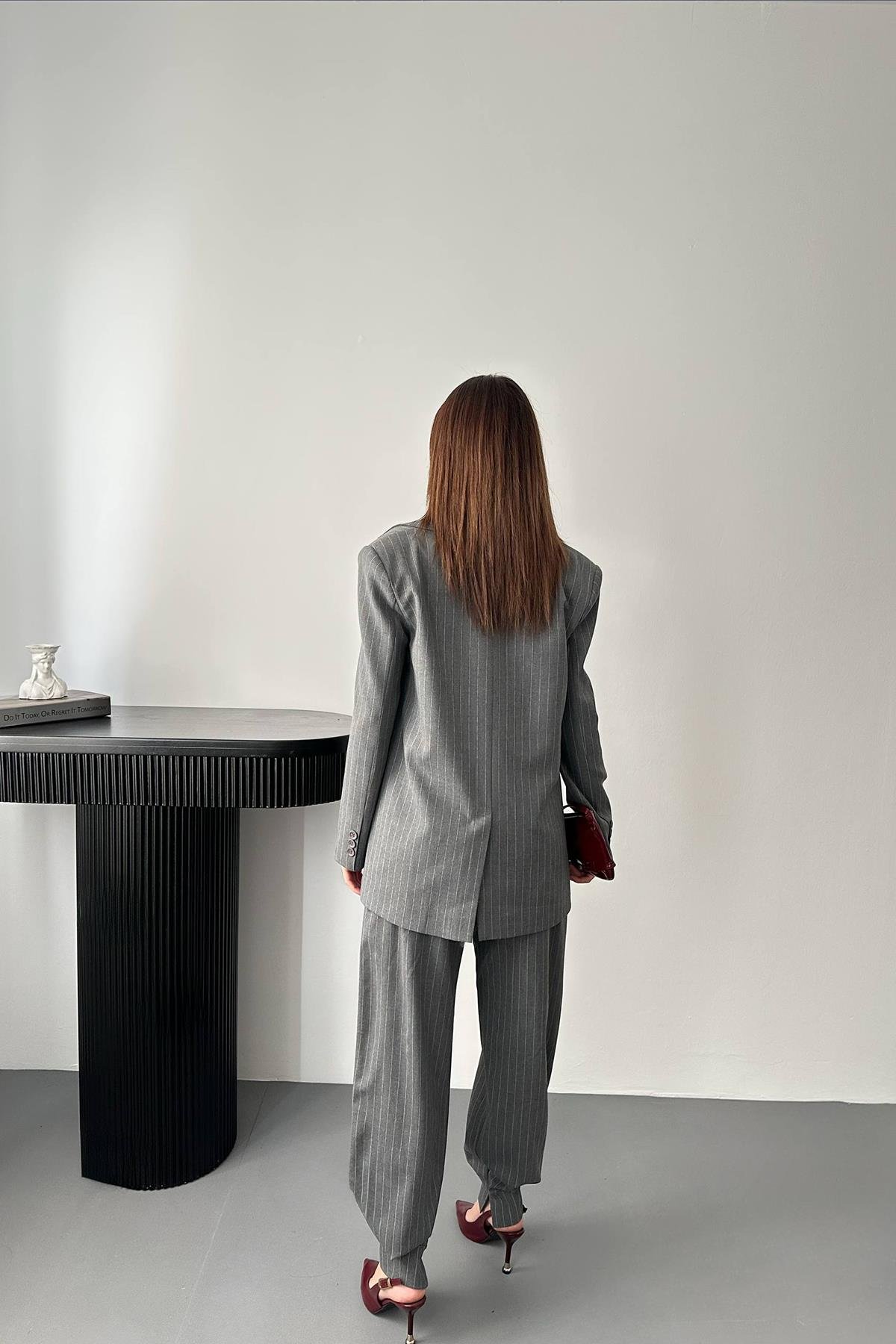 Elegant Striped Set With Balloon Leg Pants - Brand: Elisa - Women & Kids, Baby Clothes Wholesale - TheBS Women Elegant Striped Set With Balloon Leg Pants - Brand: Elisa - Women & Kids, Baby Clothes Wholesale - TheBS Women