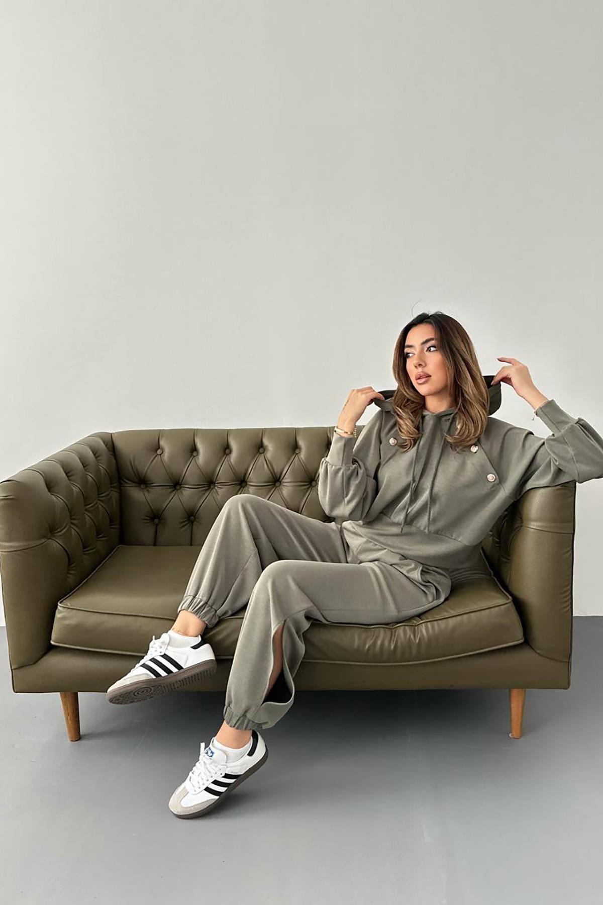 Hooded Sweatshirt And Cargo Pants Set – Brand: Elisa – Women & Kids, Baby Clothes Wholesale – TheBS Women