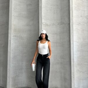 Black High Waist Mom Jeans With Buttoned Closure - Brand: My Jest Fashion - Women & Kids, Baby Clothes Wholesale - TheBS Women