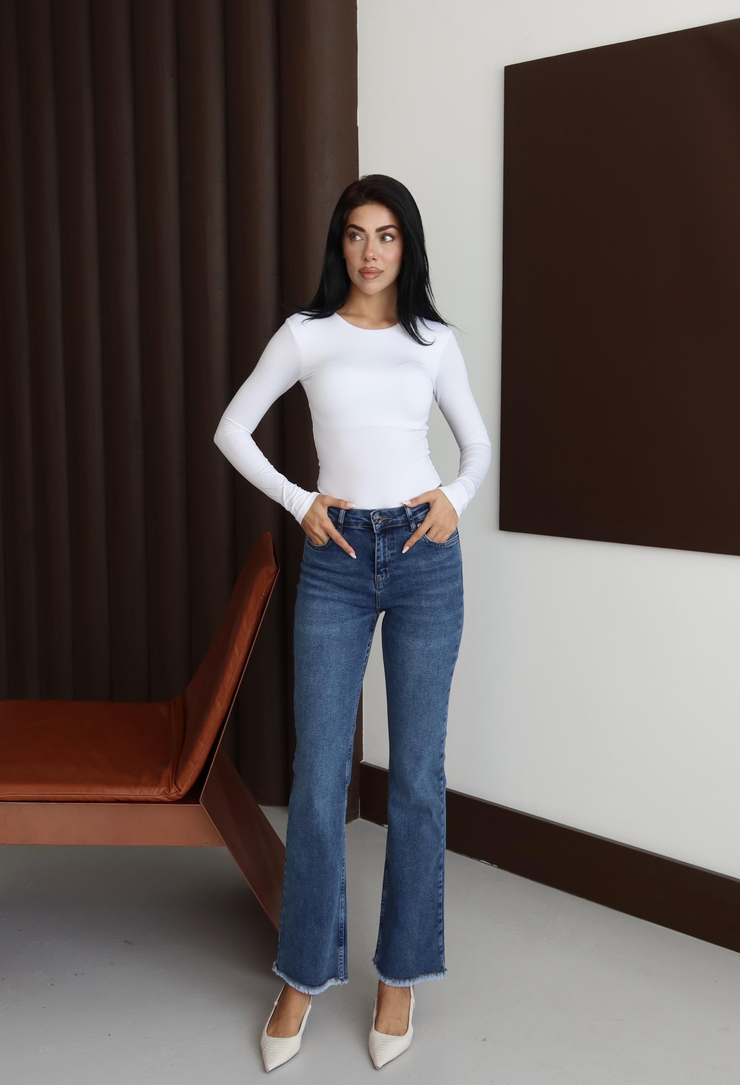 Mom Jeans With Straight Leg And Button Closure - Brand: LACARINO - Women & Kids, Baby Clothes Wholesale - TheBS Women