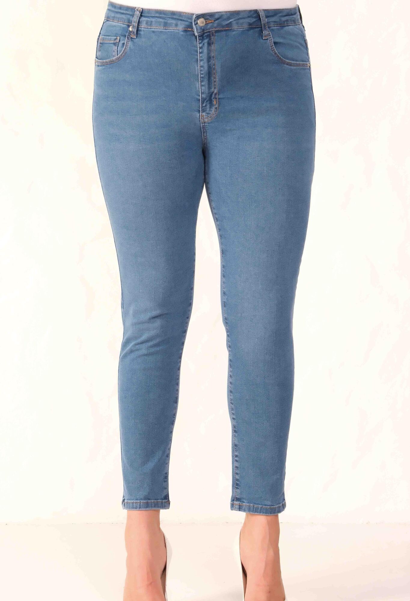 Mom Jeans Cropped Skinny Leg Buttoned - Brand: LACARINO - Women & Kids, Baby Clothes Wholesale - TheBS Women