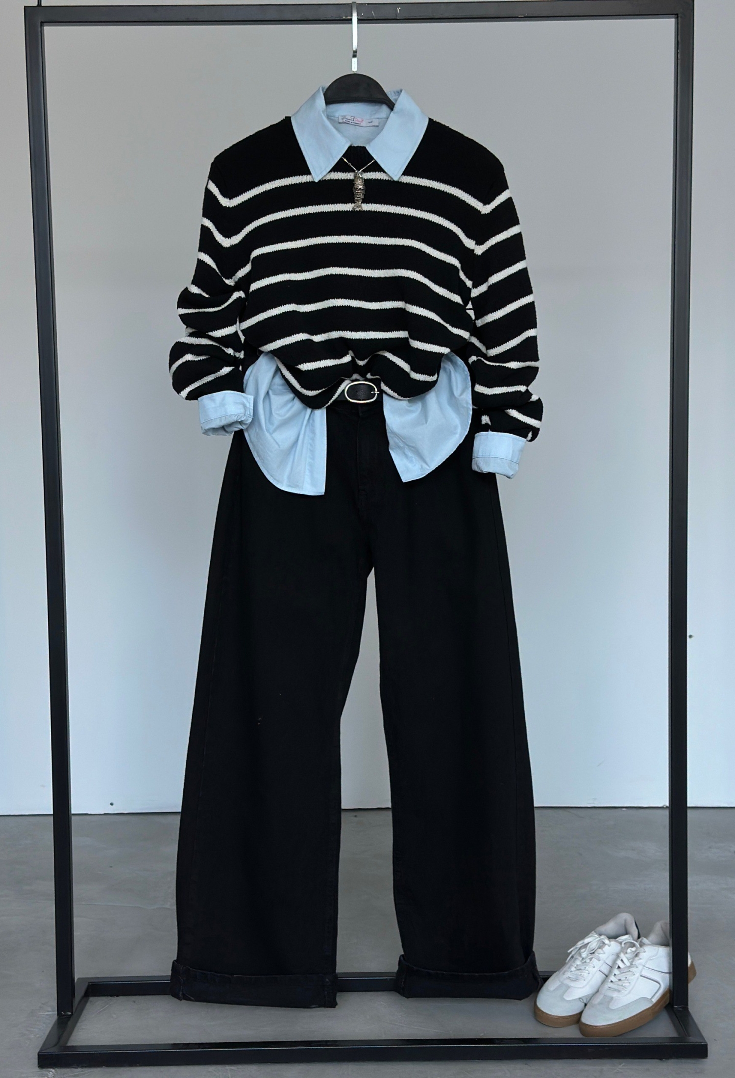 Black Mom Jeans With High Waist And Wide Leg - Brand: Cream Rouge - Women & Kids, Baby Clothes Wholesale - TheBS Women