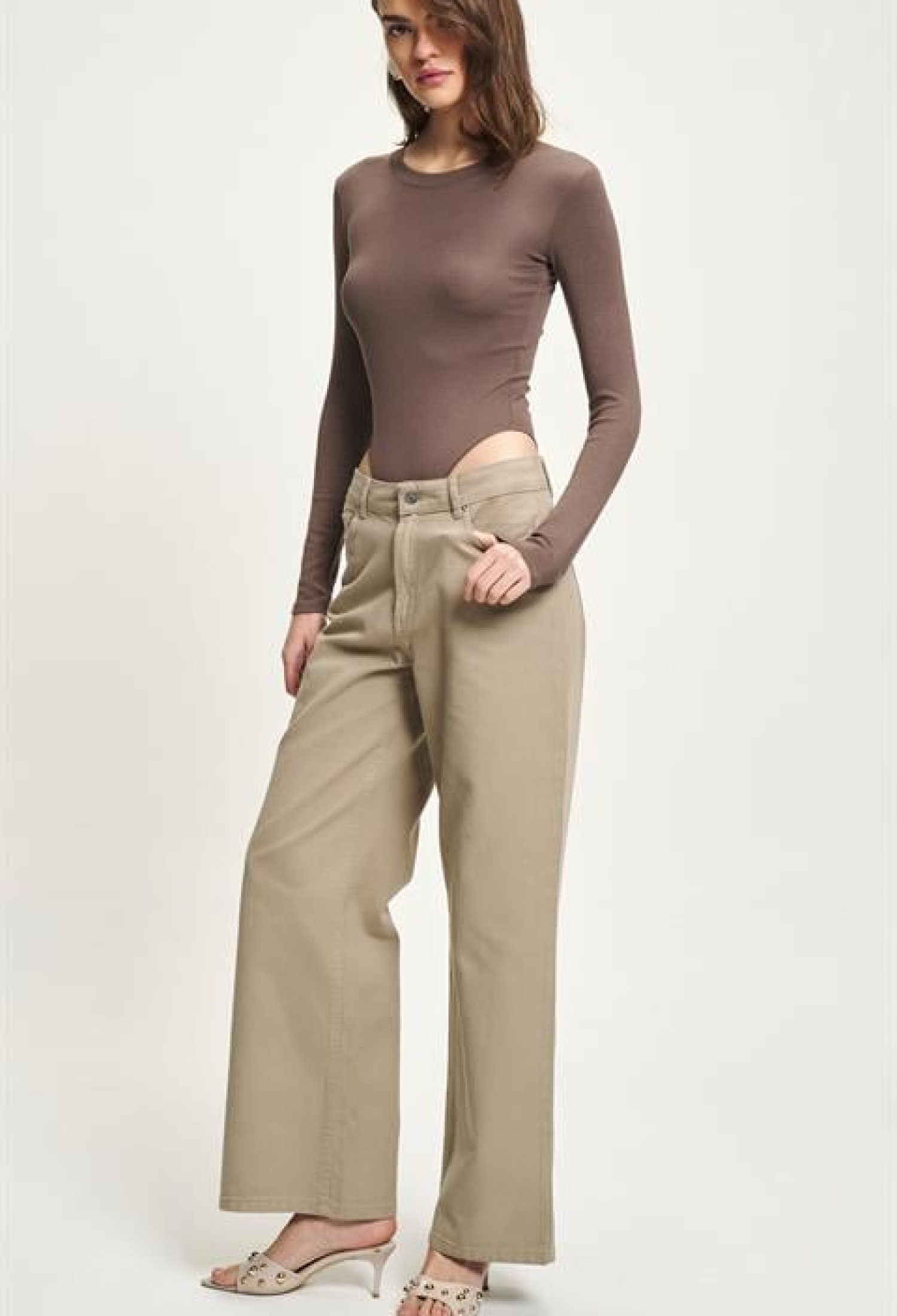 Beige Mom Pants With Straight Leg And Buttoned Closure - Brand: Sobe Istanbul - Women & Kids, Baby Clothes Wholesale - TheBS Women