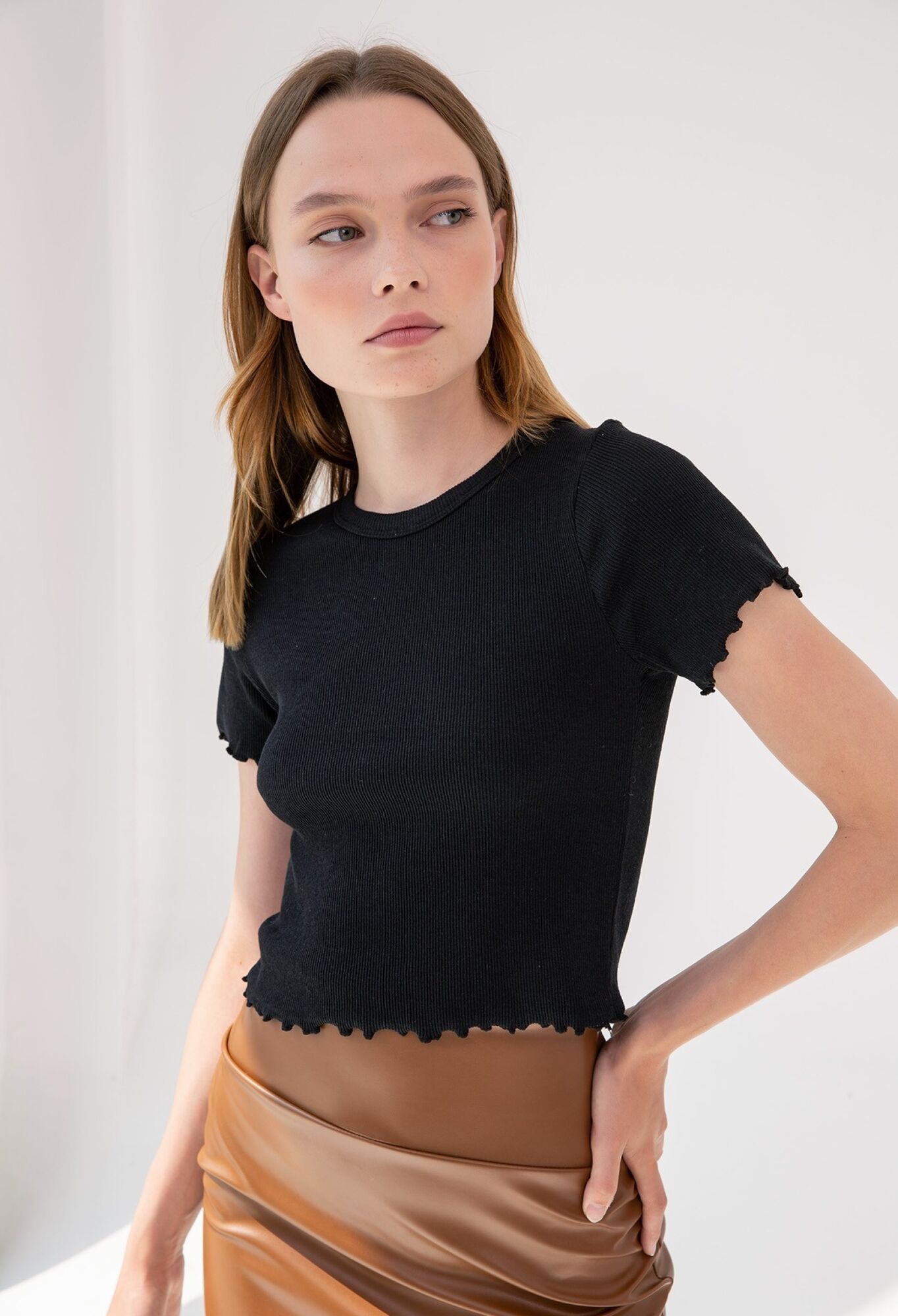 Ruffle Detailed Crop T-shirt - Brand: la & vetta - Women & Kids, Baby Clothes Wholesale - TheBS Women