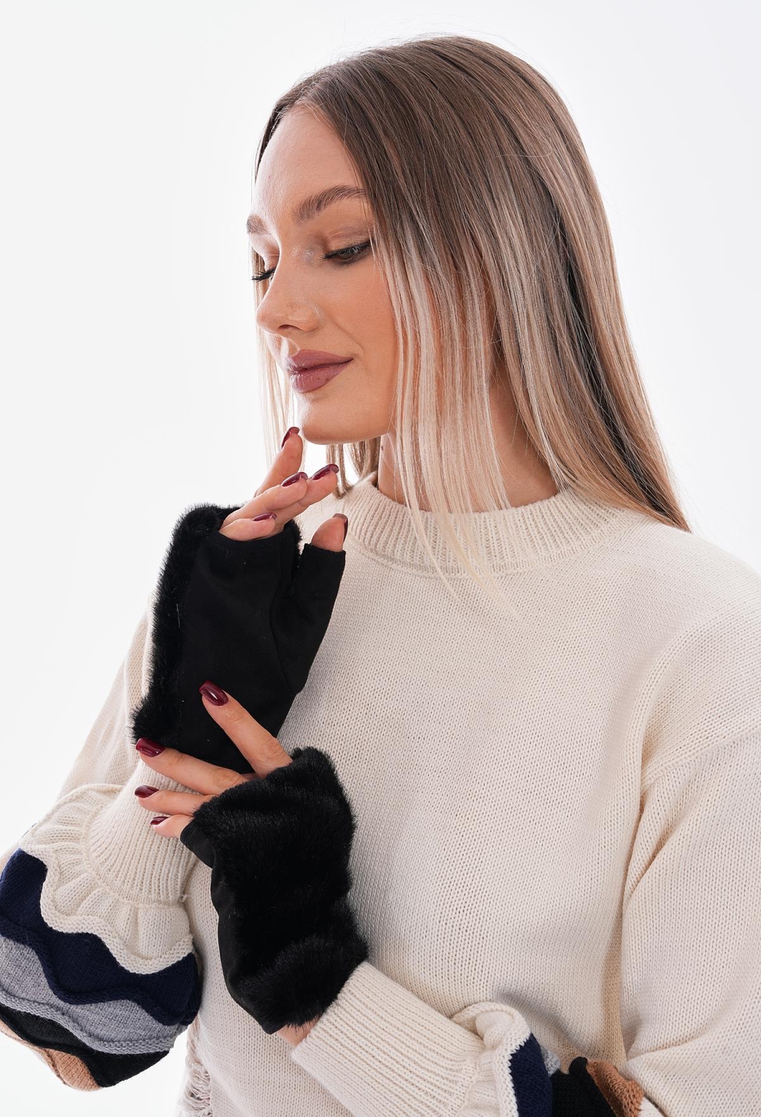 Plush Gloves - Brand: Axesoire - Women & Kids, Baby Clothes Wholesale - TheBS Women