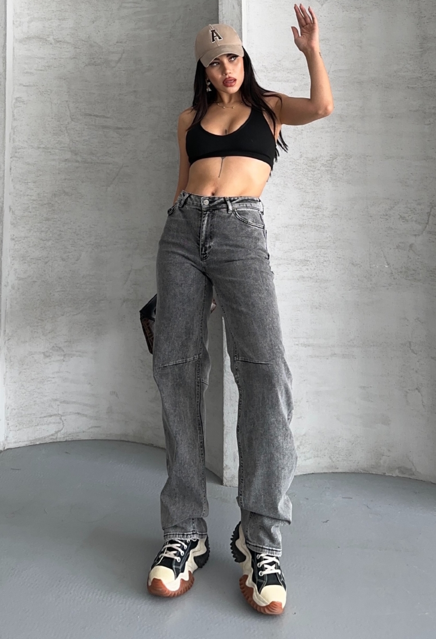 Mom Jeans With High Waist And Straight Leg - Brand: XLove - Women & Kids, Baby Clothes Wholesale - TheBS Women