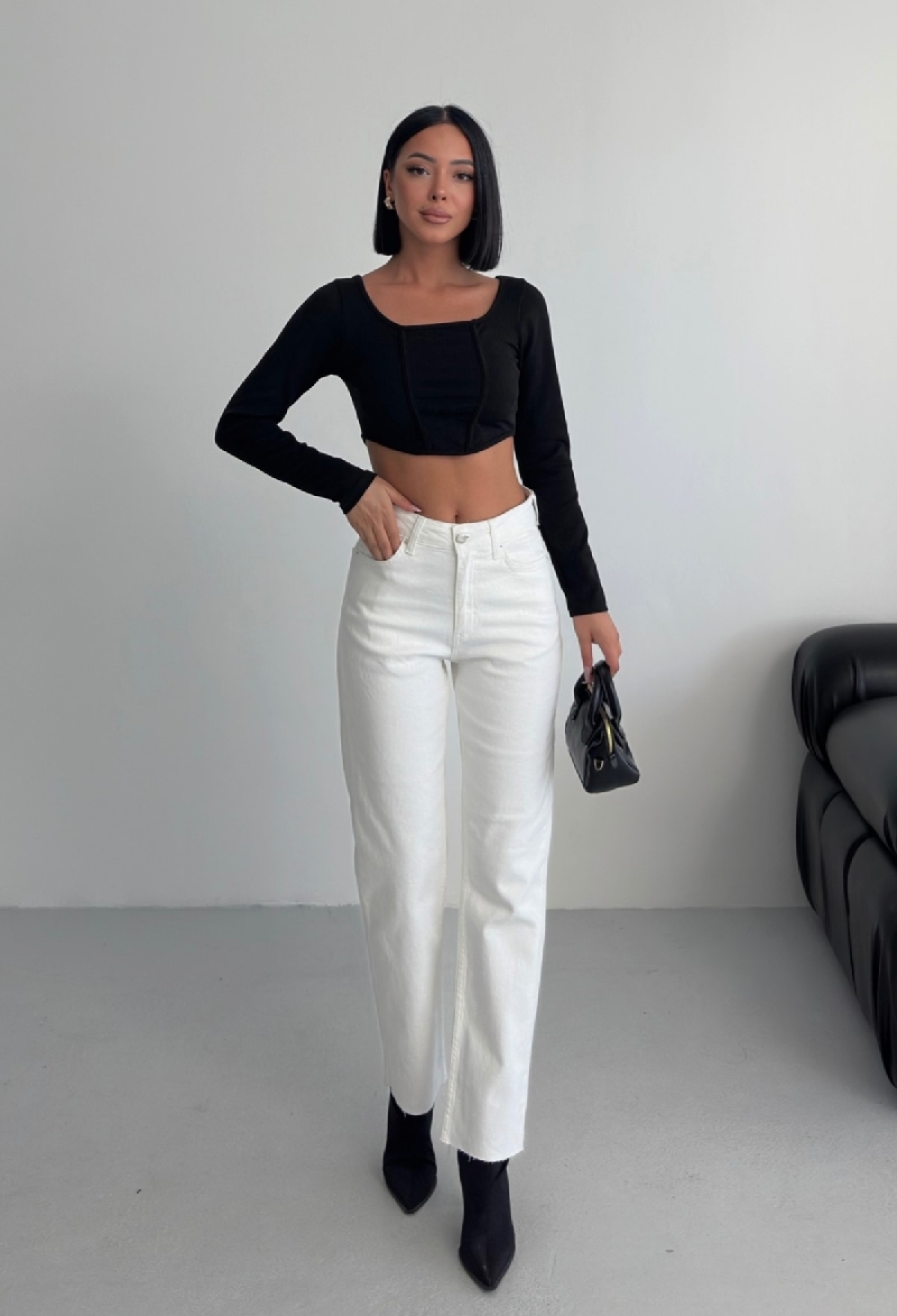Mom Jeans With High Waist & Straight Leg - Brand: XLove - Women & Kids, Baby Clothes Wholesale - TheBS Women