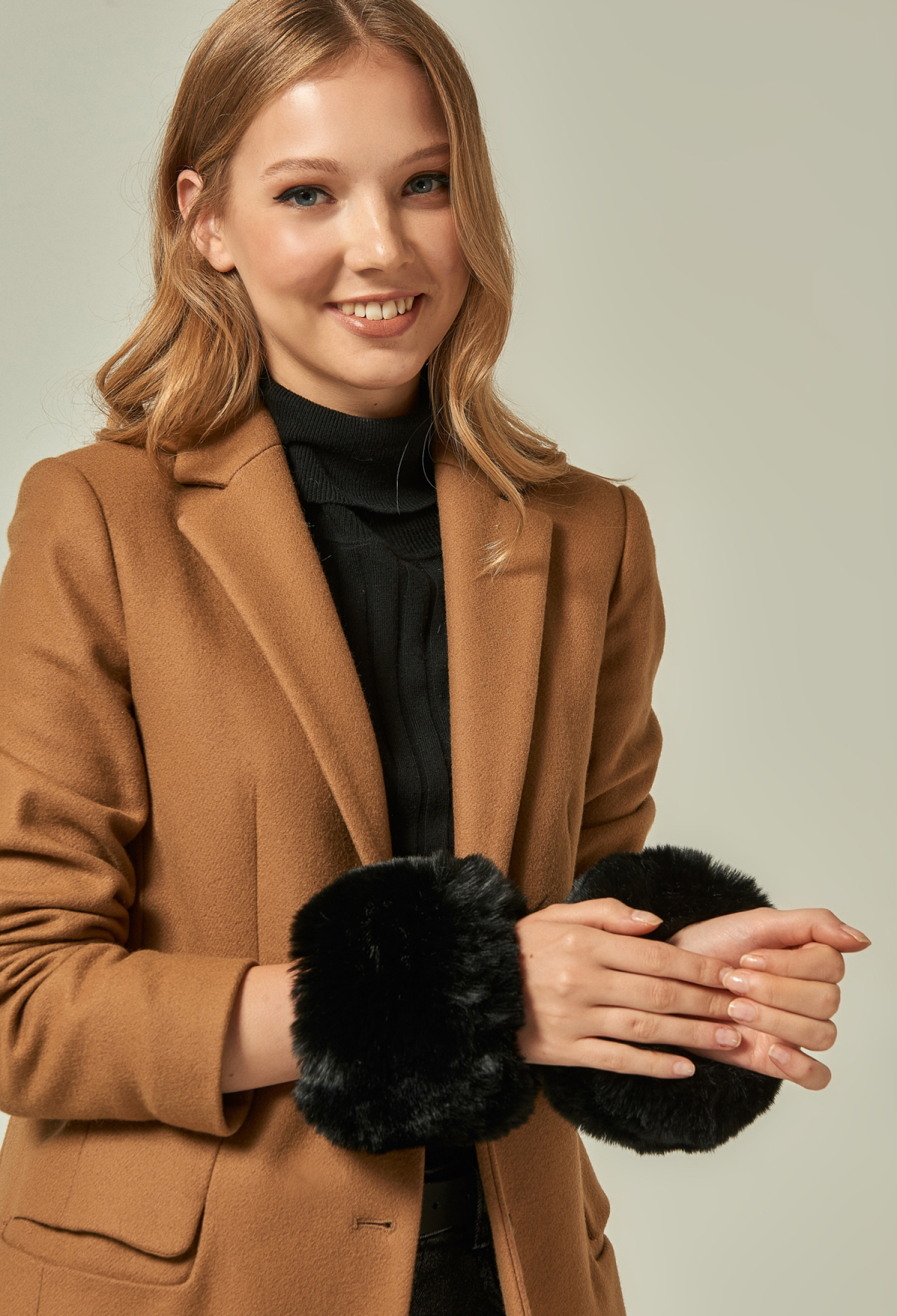 Fur Cuff - Black - Brand: Axesoire - Women & Kids, Baby Clothes Wholesale - TheBS Women