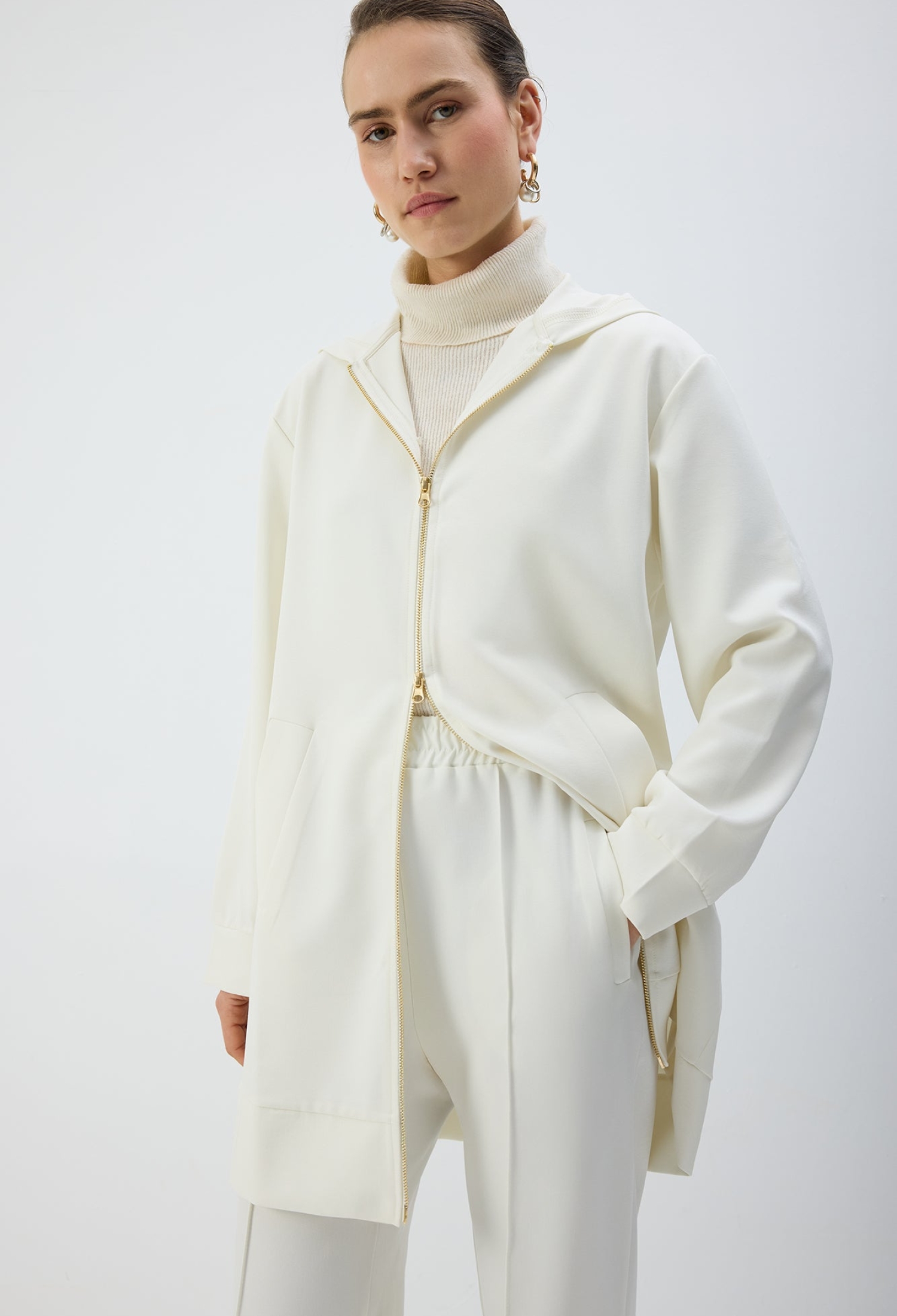 White Oversized Hooded Jacket With Zip-Up Closure - Brand: Touche Prive - Women & Kids, Baby Clothes Wholesale - TheBS Women