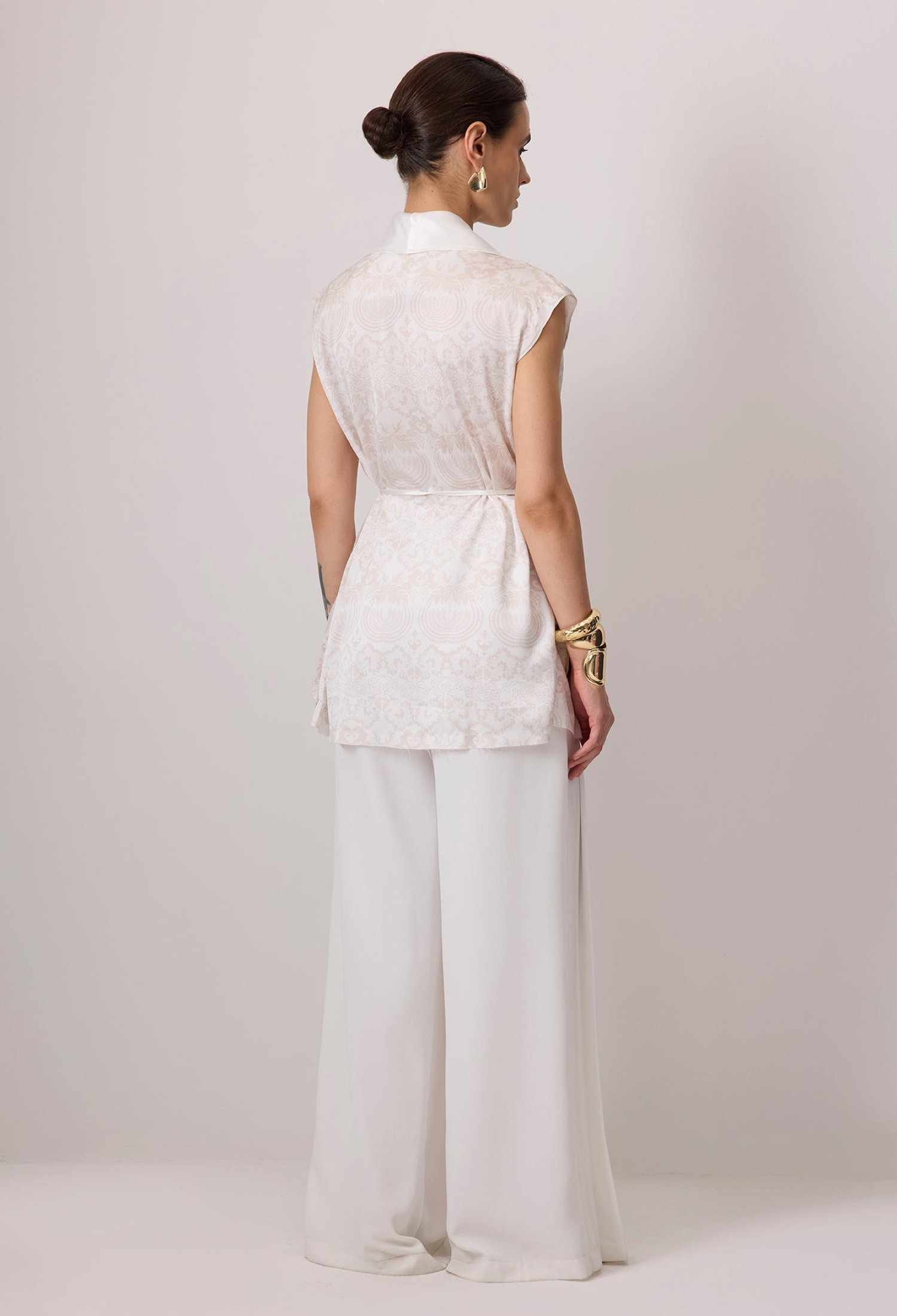 White Elegant Vintage Floral Tie Vest - Brand: Touche Prive - Women & Kids, Baby Clothes Wholesale - TheBS Women