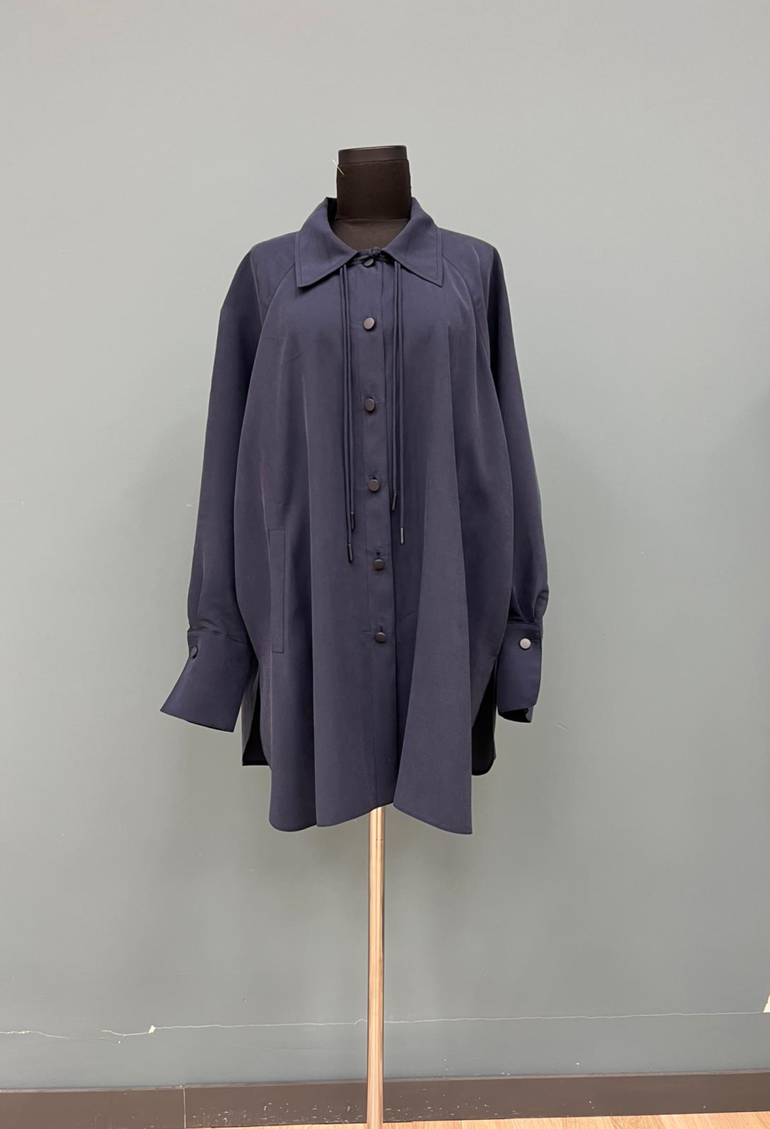 Navy Blue Blouse With Notched Neck And Oversized Fit - Brand: Puane - Women & Kids, Baby Clothes Wholesale - TheBS Women