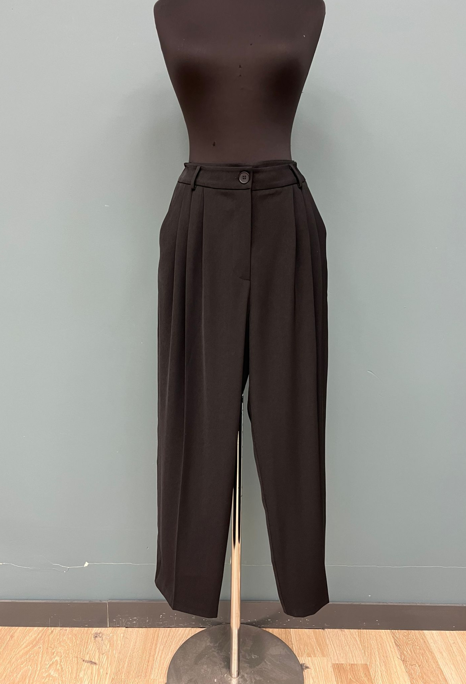 Black Tapered Carrot Pants - Brand: Puane - Women & Kids, Baby Clothes Wholesale - TheBS Women