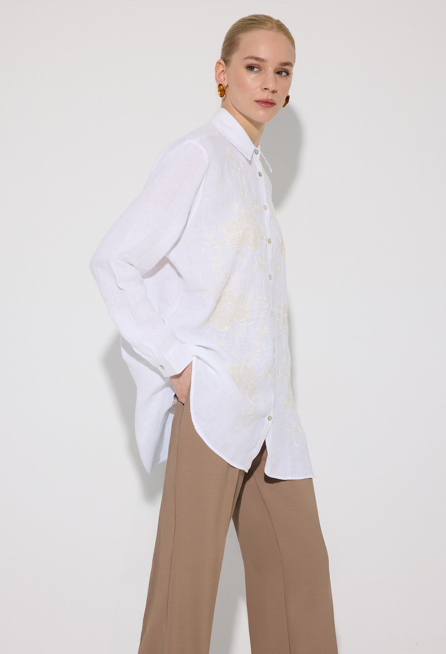 White Elegant Buttoned Shirt With Notched Neck - Brand: Touche Prive - Women & Kids, Baby Clothes Wholesale - TheBS Women