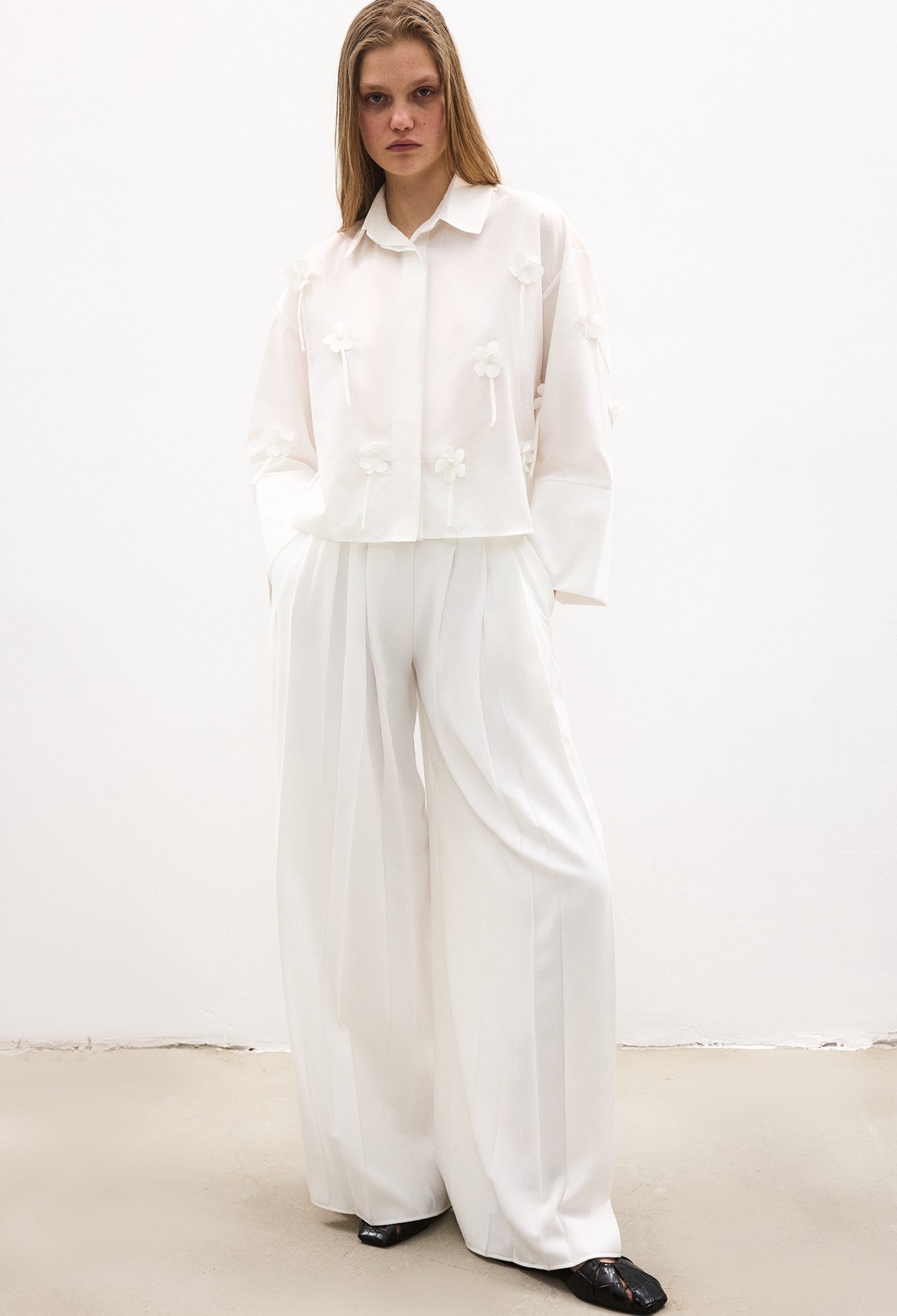 White Floral Elegant Shirt With Notched Neck - Brand: Touche Prive - Women & Kids, Baby Clothes Wholesale - TheBS Women