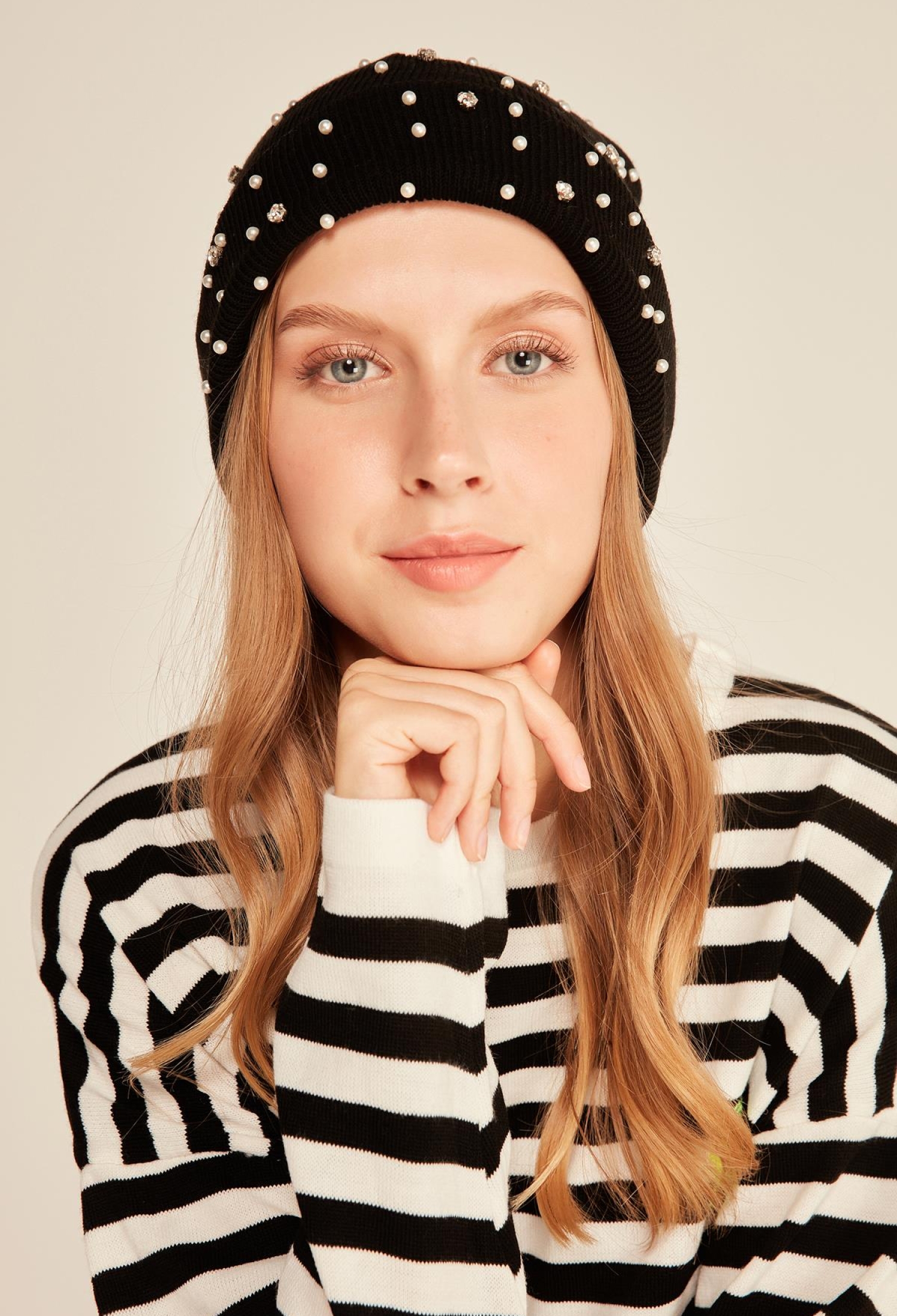 Beret With Pearls - Brand: Axesoire - Women & Kids, Baby Clothes Wholesale - TheBS Women