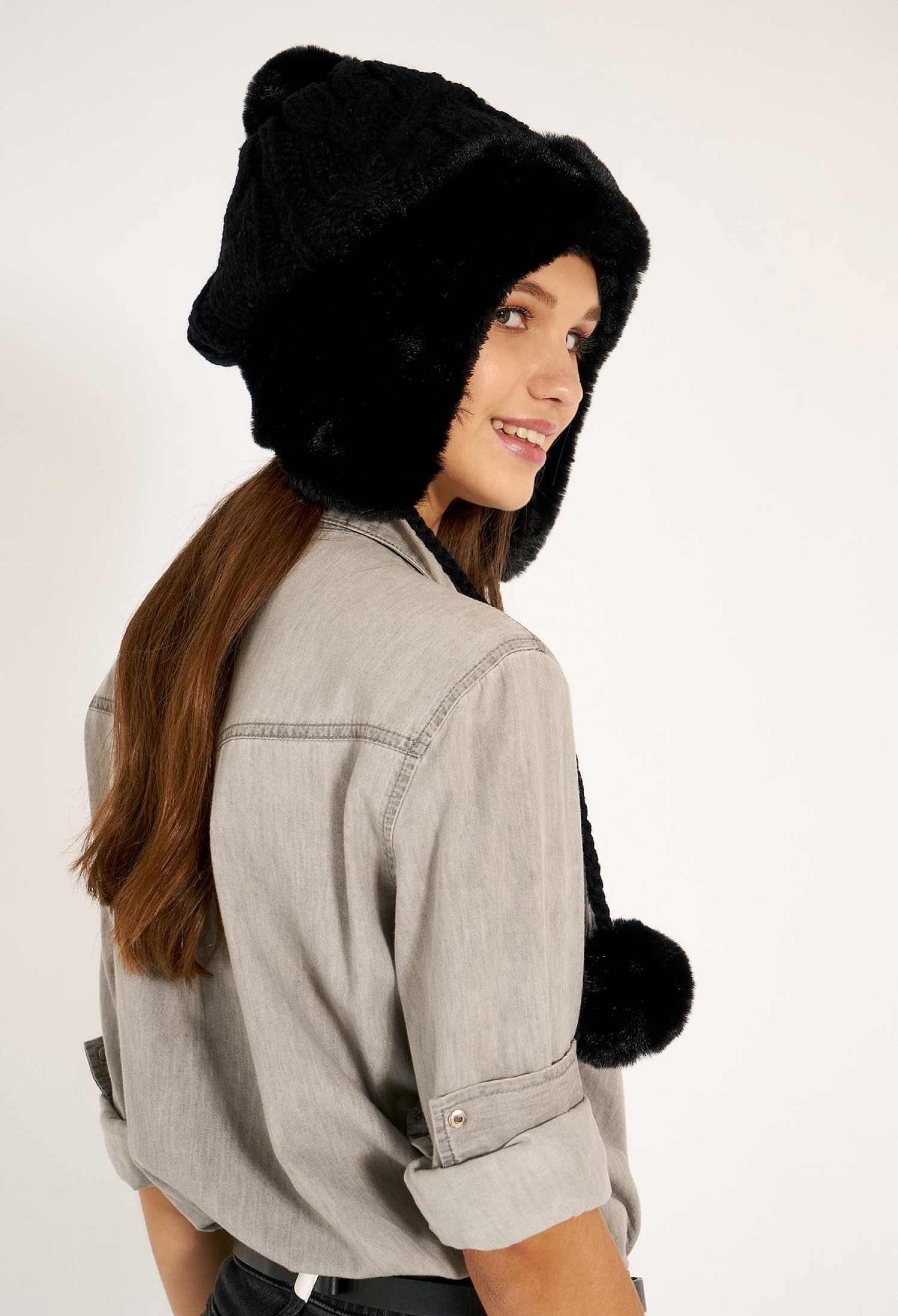 Pompom Beret - Brand: Axesoire - Women & Kids, Baby Clothes Wholesale - TheBS Women