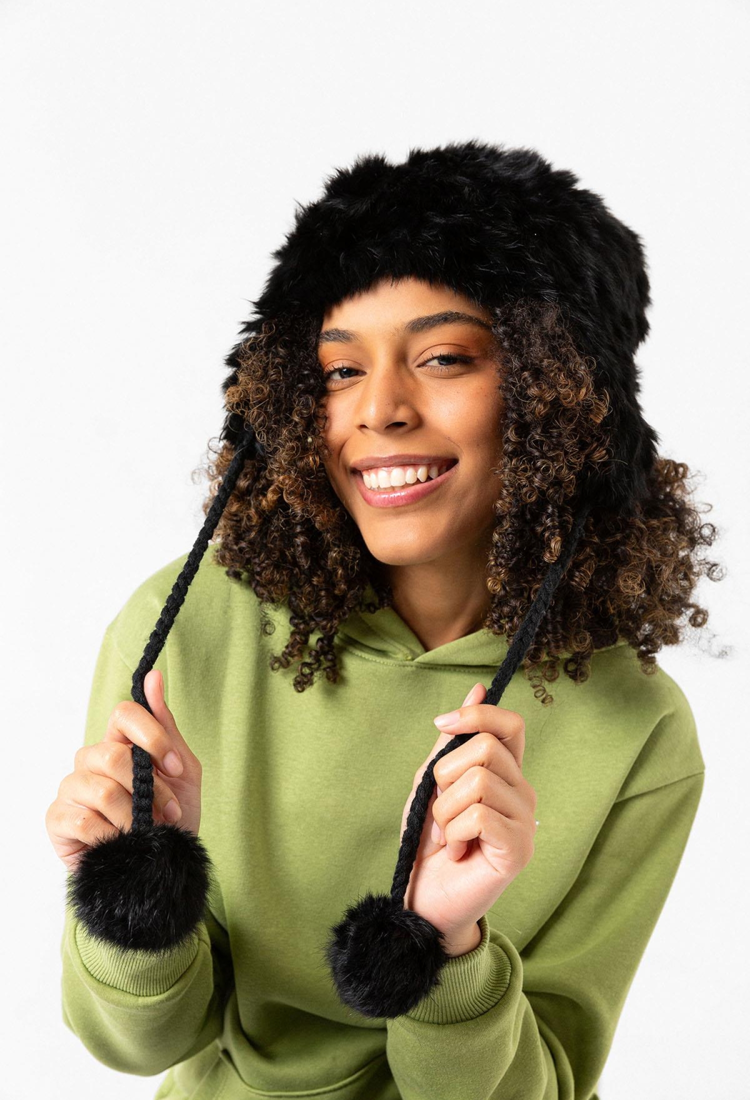 Stringed Pompom Beret - Brand: Axesoire - Women & Kids, Baby Clothes Wholesale - TheBS Women