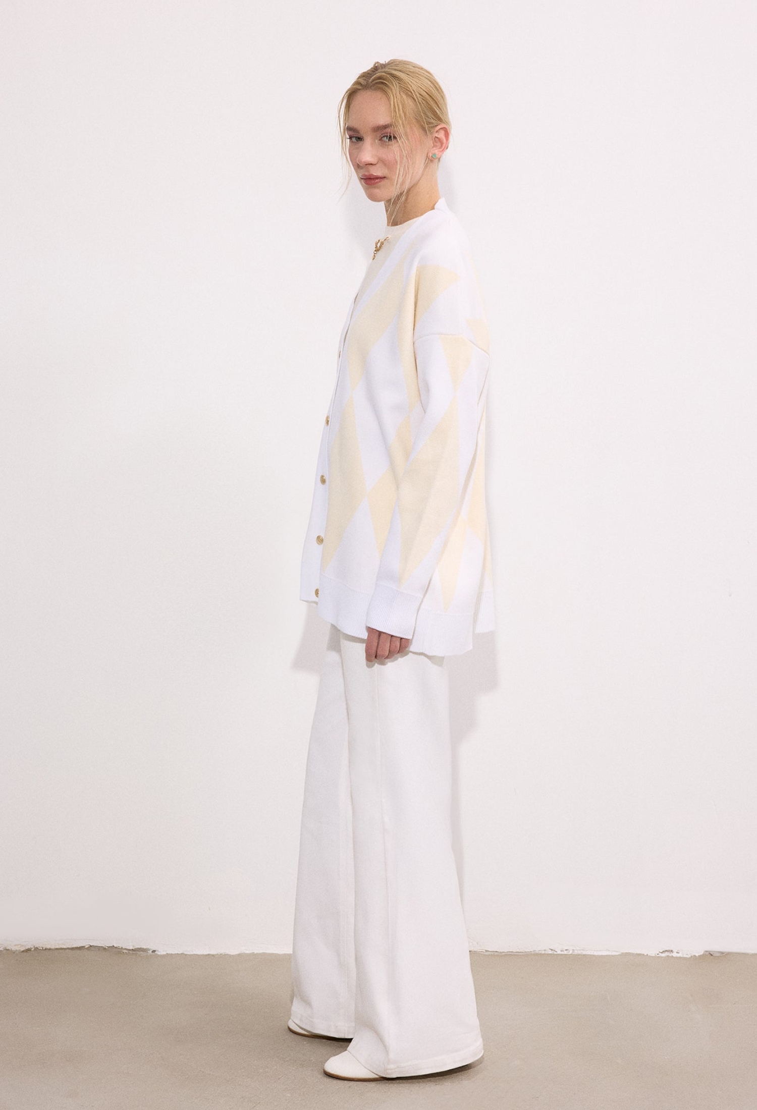 White Checkered Oversized Fit Cardigan - Brand: Touche Prive - Women & Kids, Baby Clothes Wholesale - TheBS Women