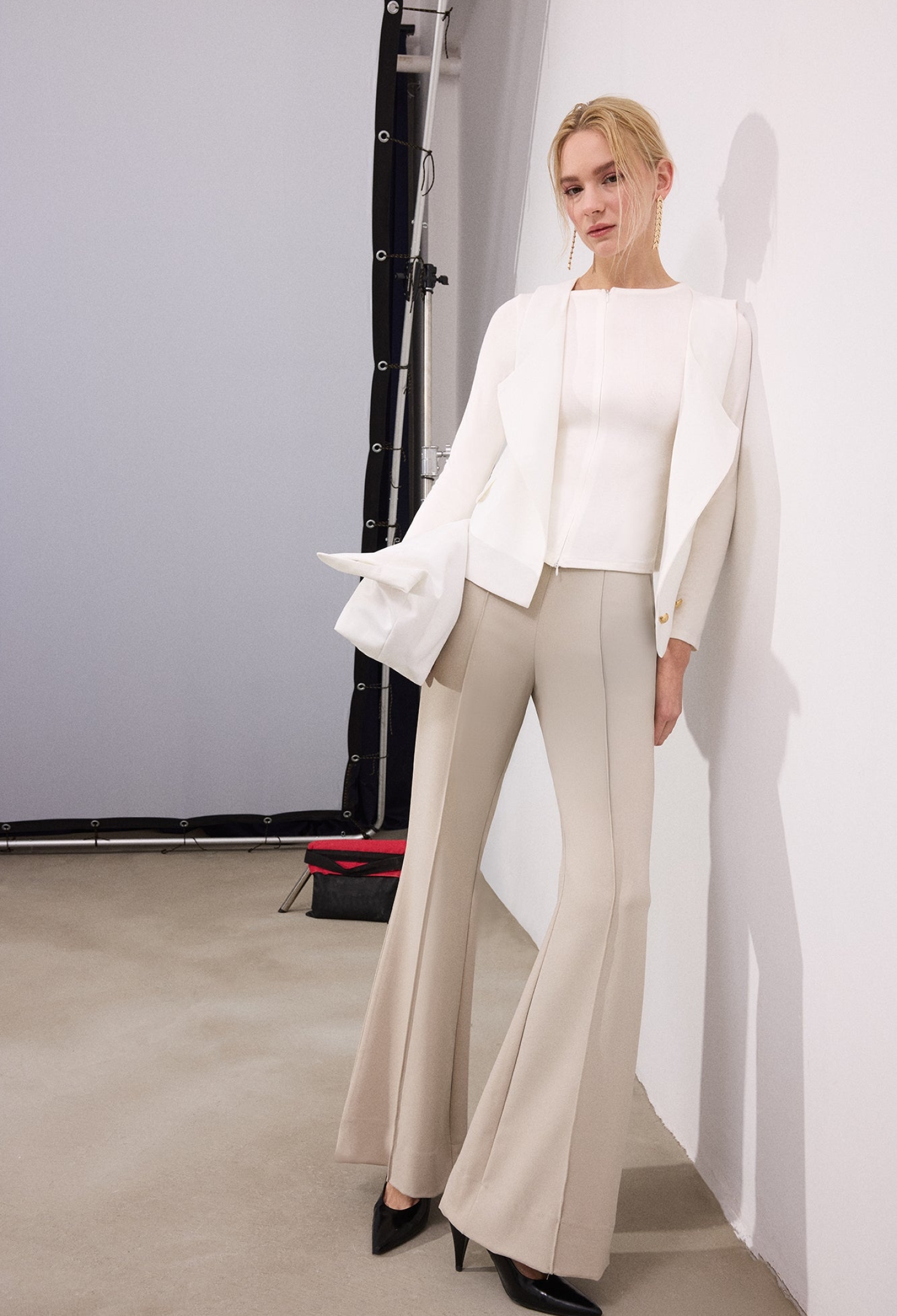 White Elegant Blouse With Long Sleeves - Brand: Touche Prive - Women & Kids, Baby Clothes Wholesale - TheBS Women