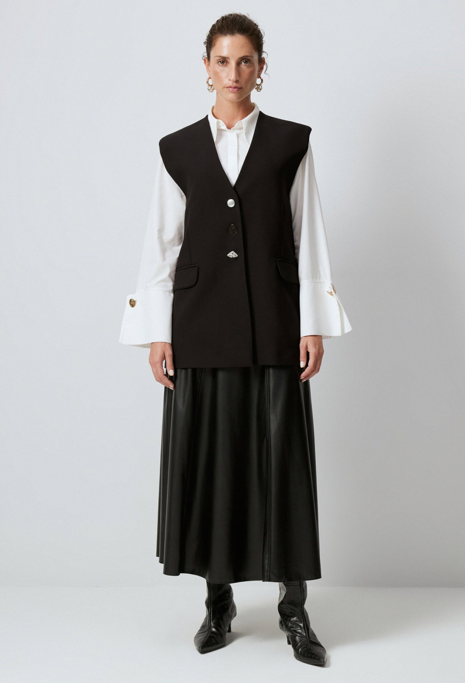 Elegant Long Buttoned Vest - Brand: Touche Prive - Women & Kids, Baby Clothes Wholesale - TheBS Women