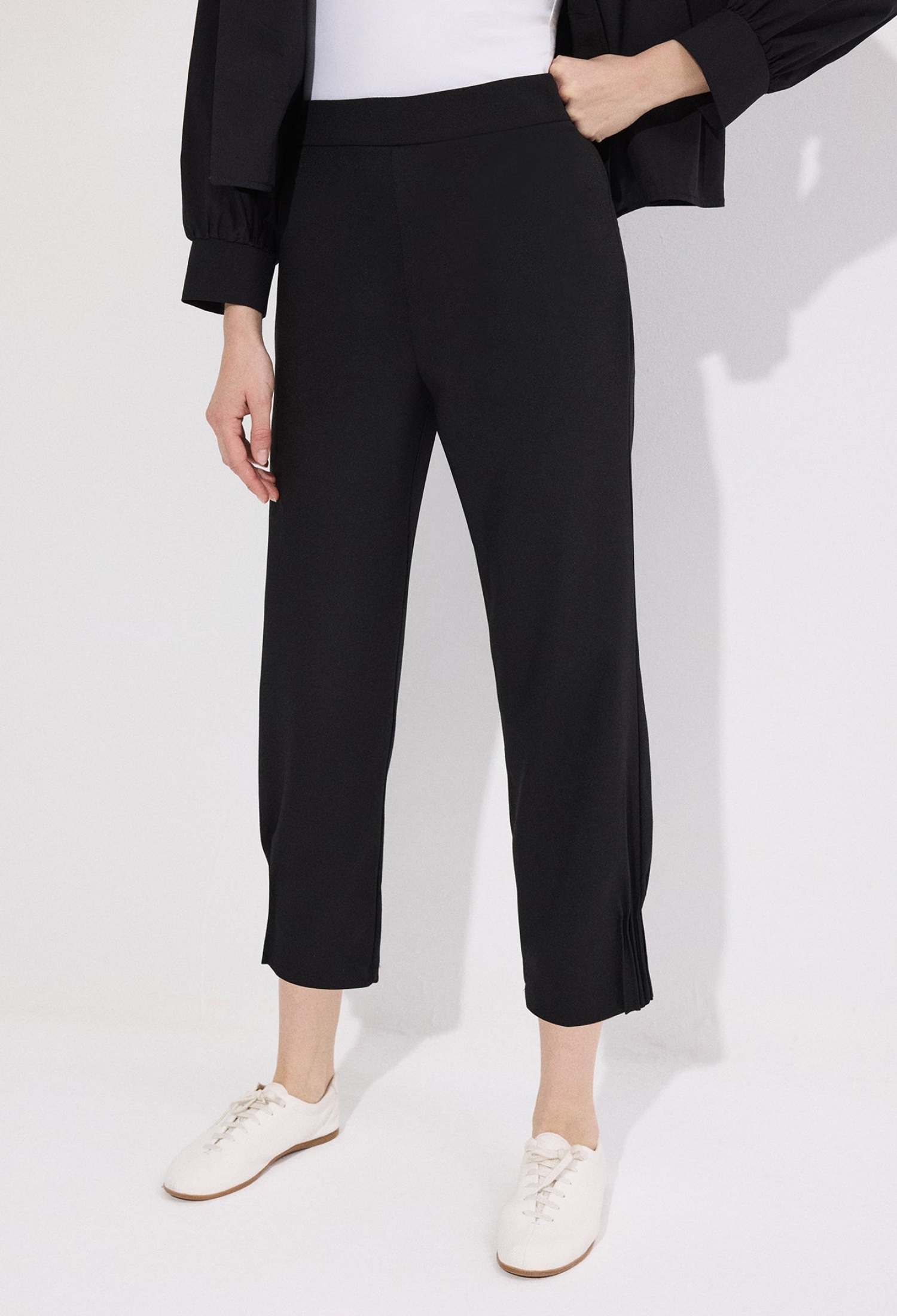 Black Tapered Cropped Pants - Brand: Touche Prive - Women & Kids, Baby Clothes Wholesale - TheBS Women