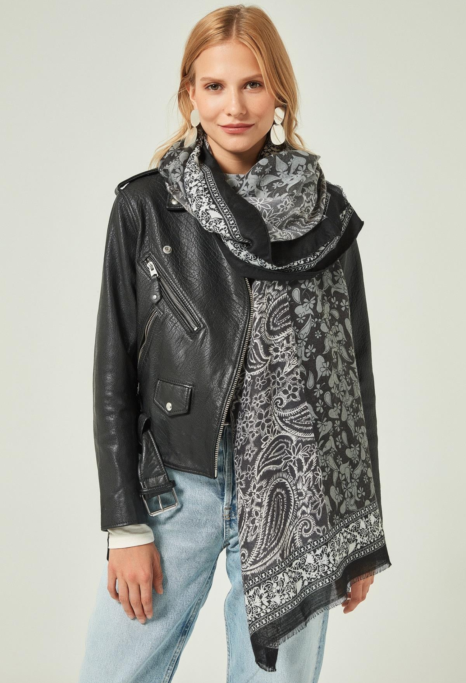 Paisley Shawl - Brand: Axesoire - Women & Kids, Baby Clothes Wholesale - TheBS Women