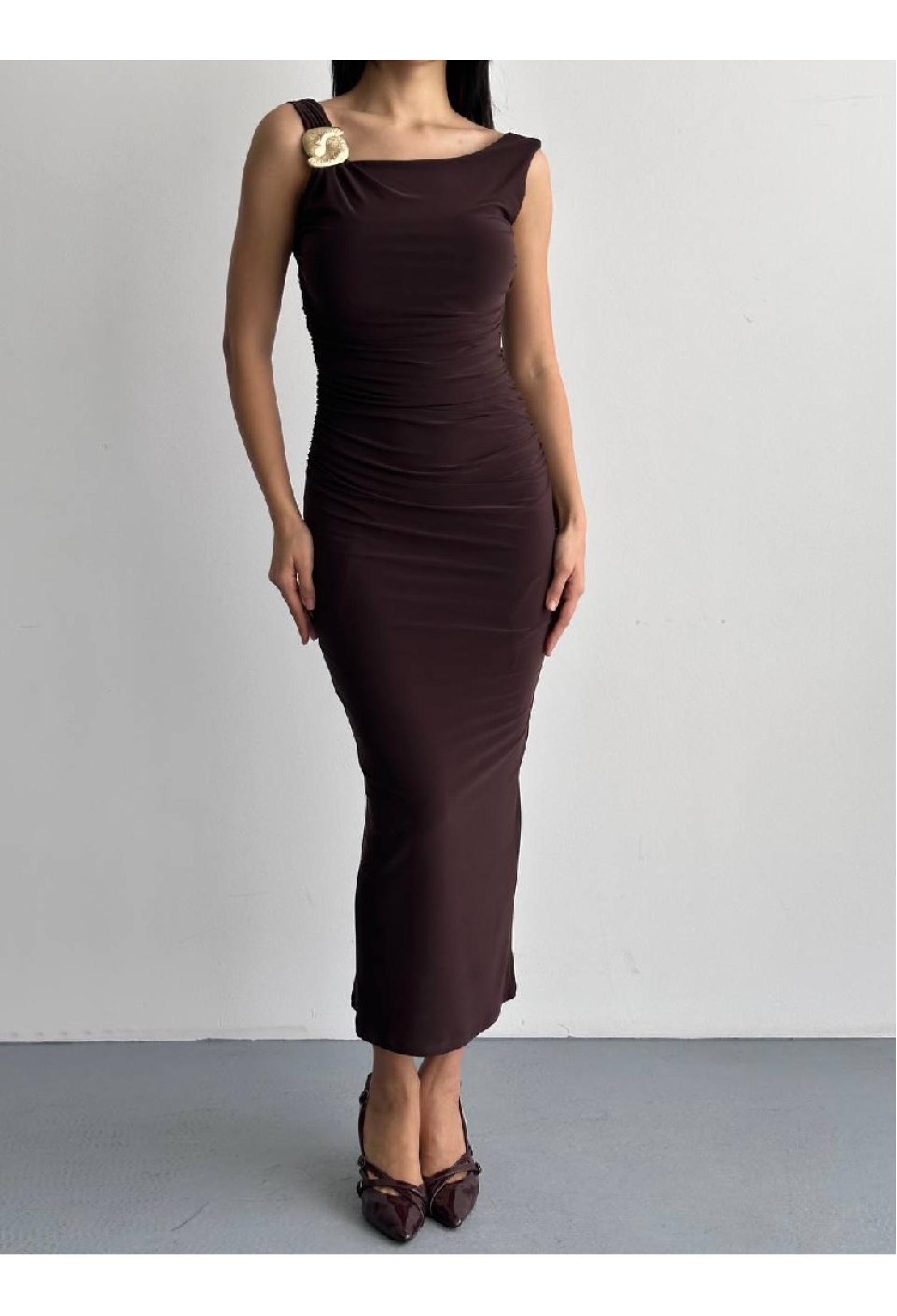 Elegant Bodycon Dress With Square Neck