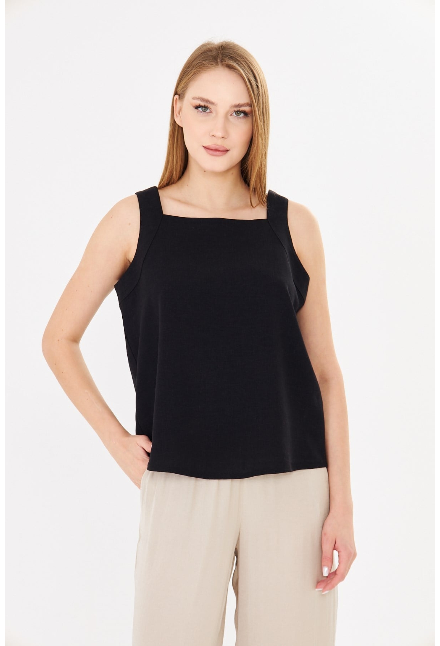 Blouse With Square Neck Sleeveless Design