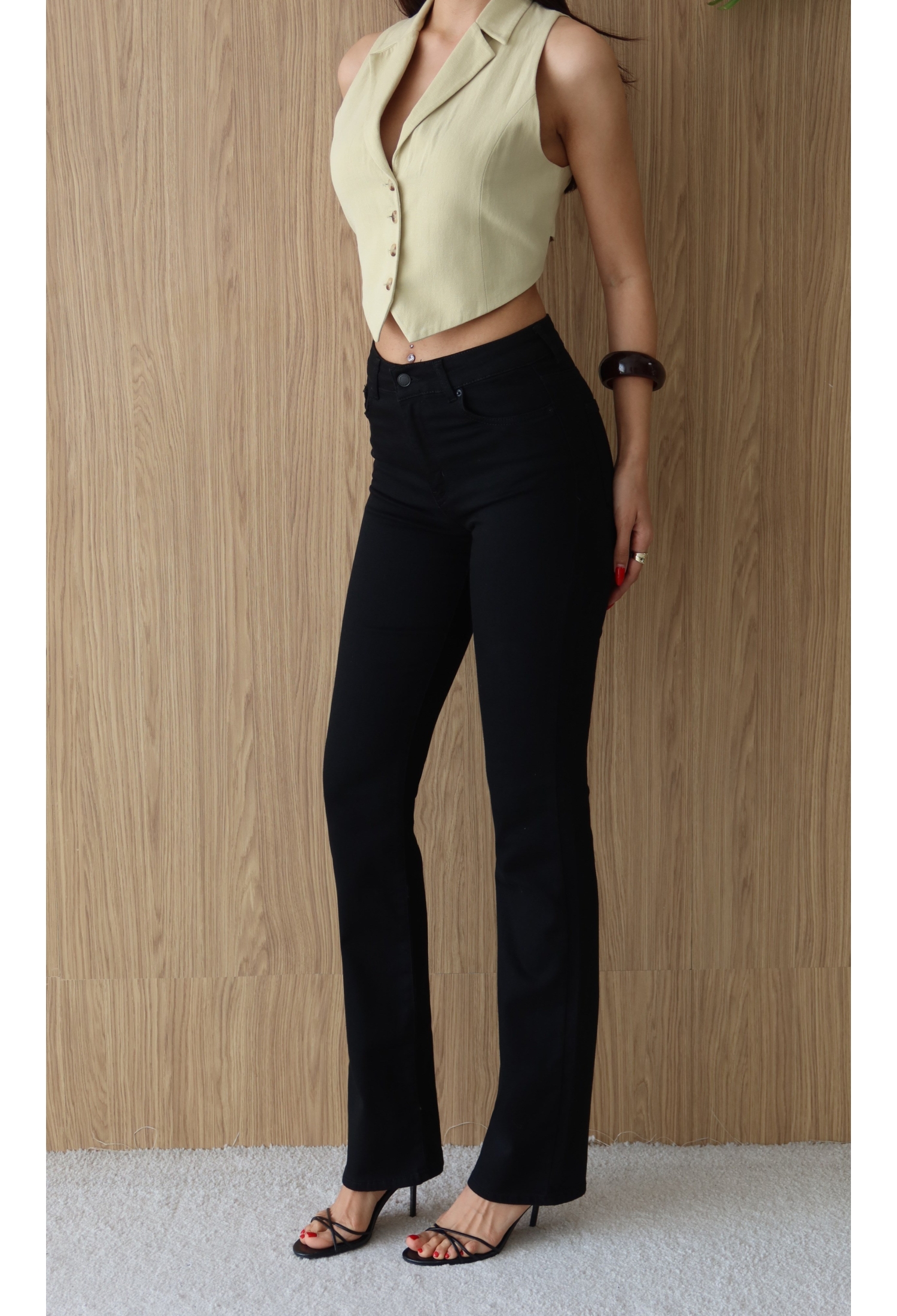 Black Bootcut Jeans With Mid Waist & Buttoned Closure