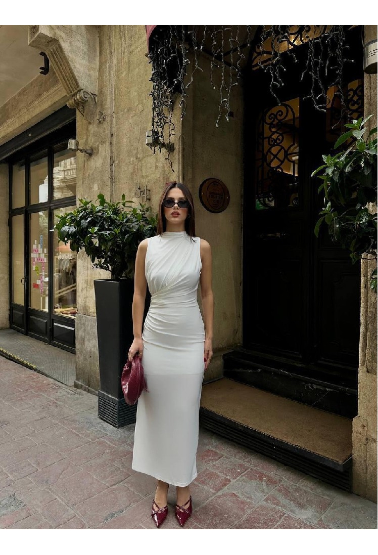 Elegant White Bodycon Dress With High Neck